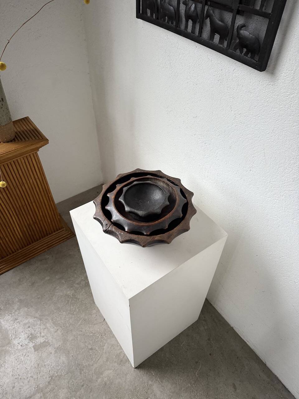 Brutalist wooden dishes, Savoyard popular art.