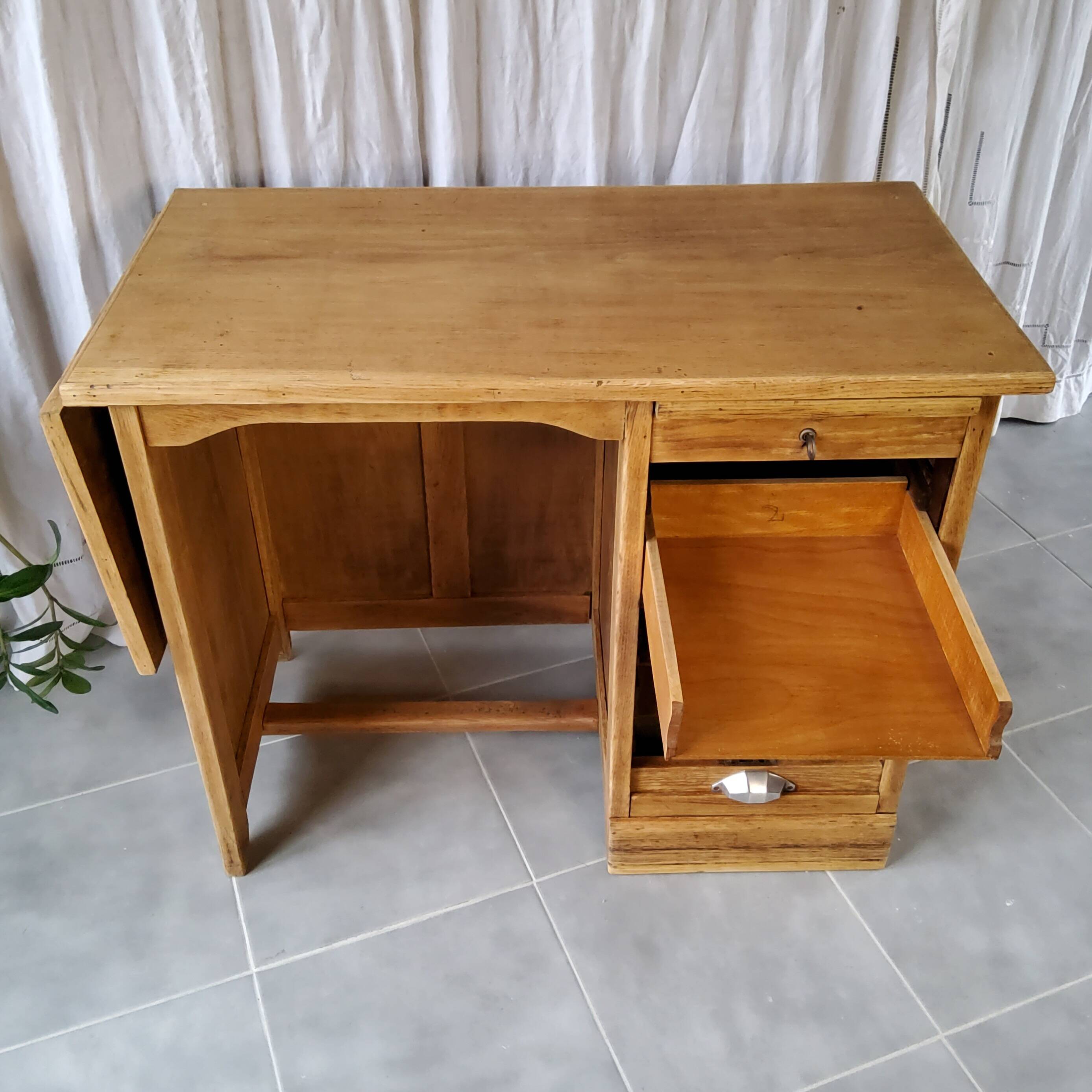 40s/50s desk with curtain