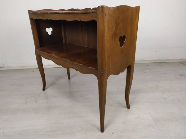 Bibus style Louis XV