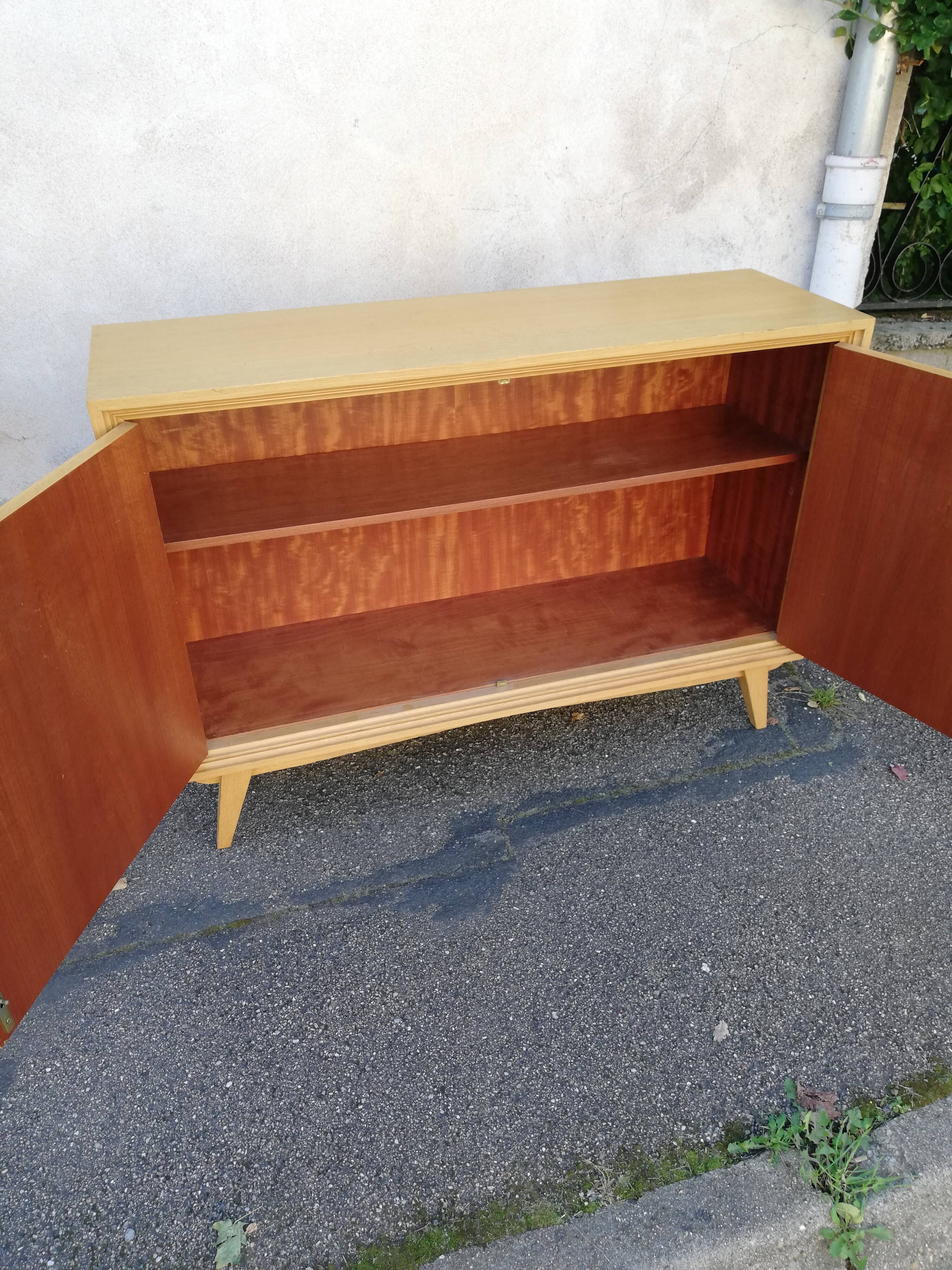 Vintage buffet 2 doors feet compass