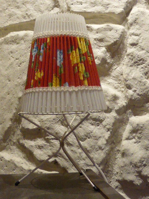 Table lamp, metal base, plastic pleated dayshade and fabrics, design and vintage 1950/60