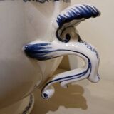 Old soup tureen, in Gien earthenware.