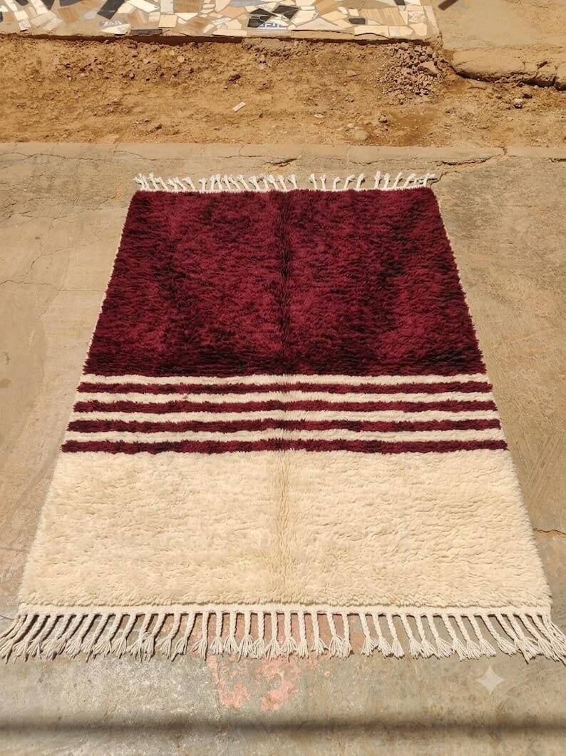 Handmade traditional Berber rug size 2/3 m