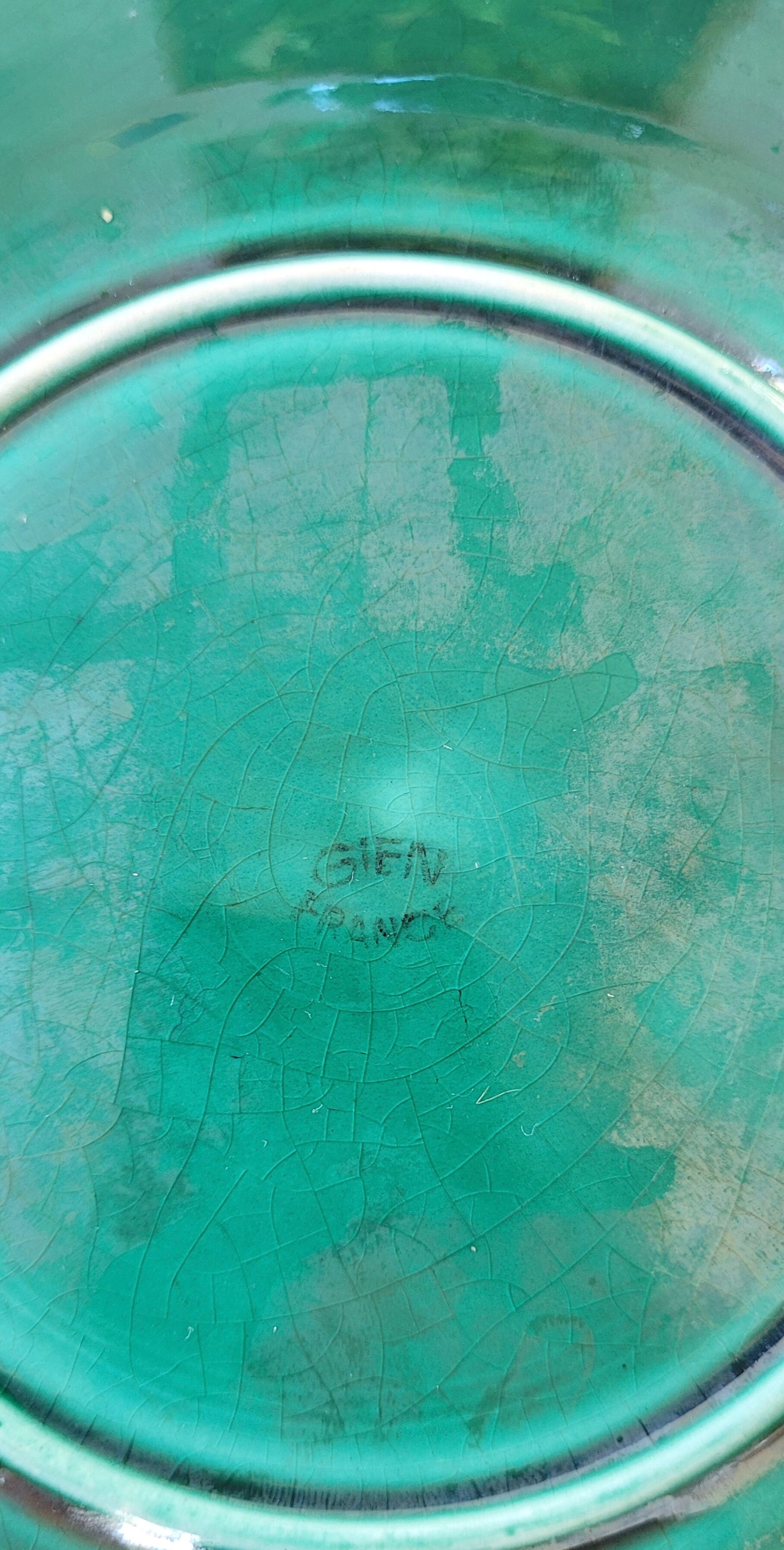 Set of 6 green plates in Barbotine faïence de Gien