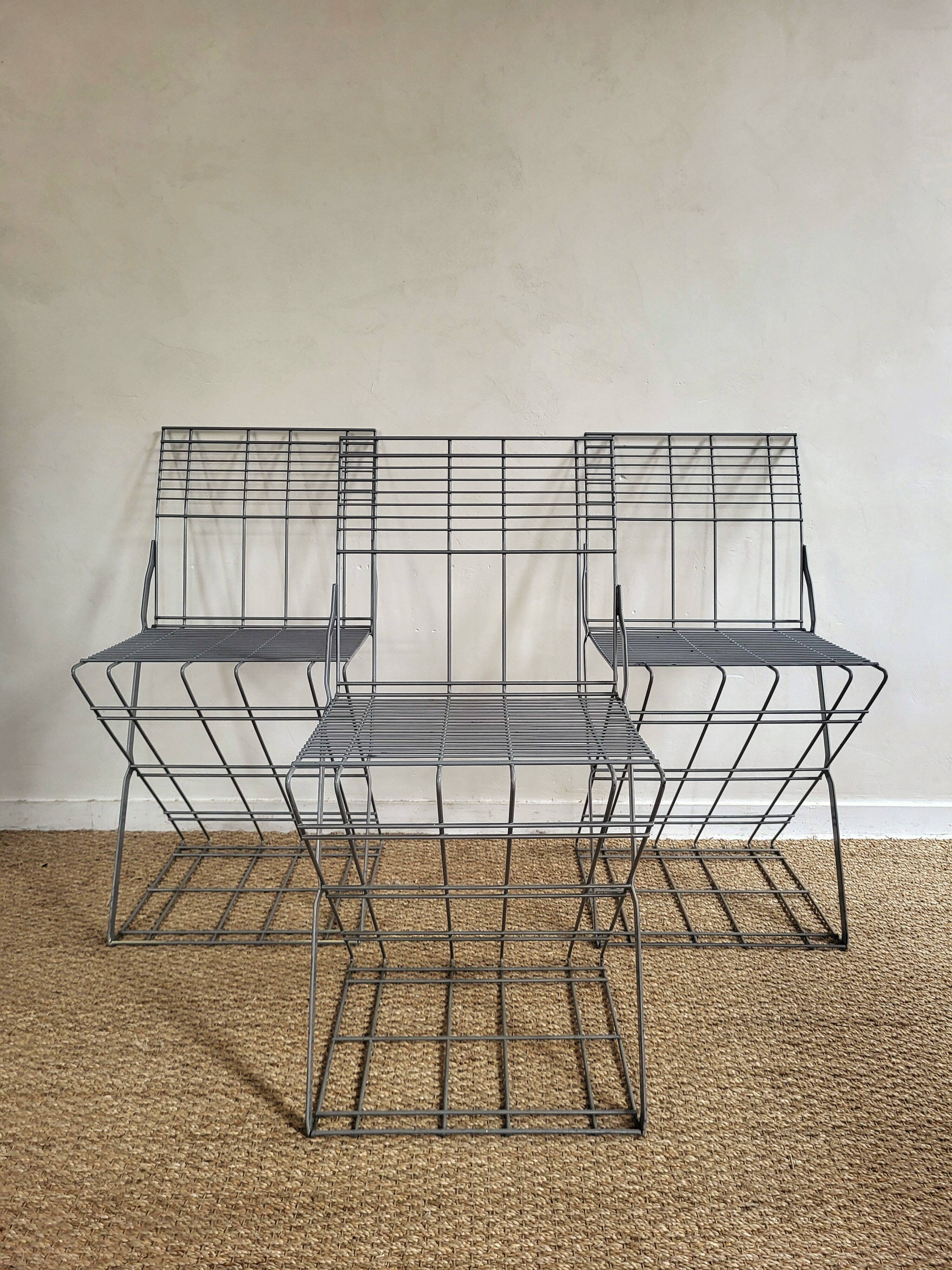Chaise en métal Zig zag