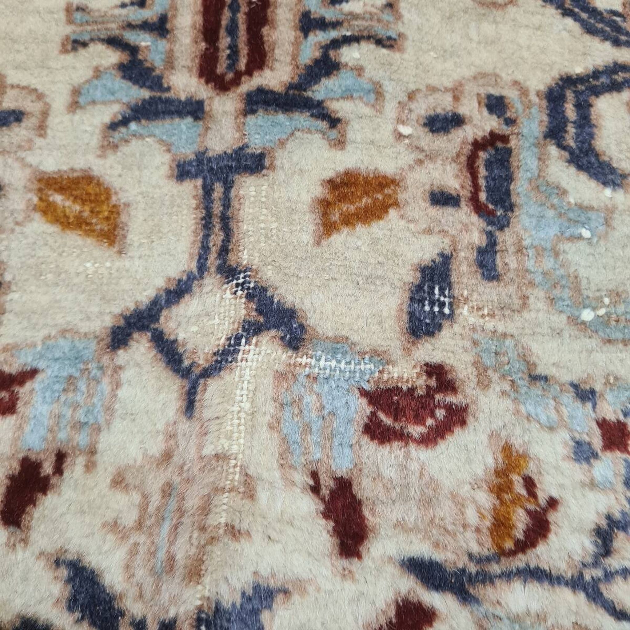 Tapis persan noué à la main vintage, années 1970.