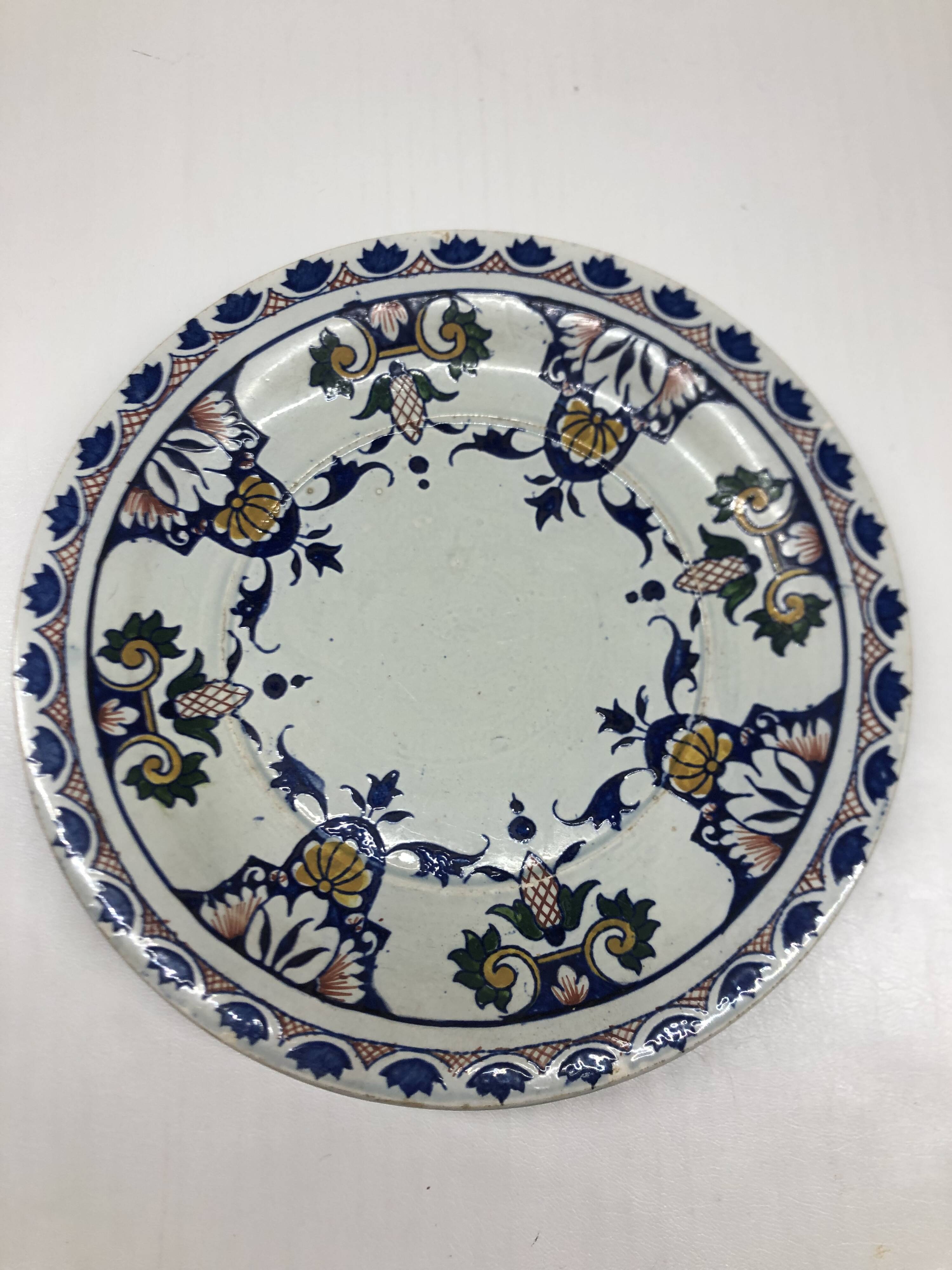 Gien earthenware plate, late 19th century