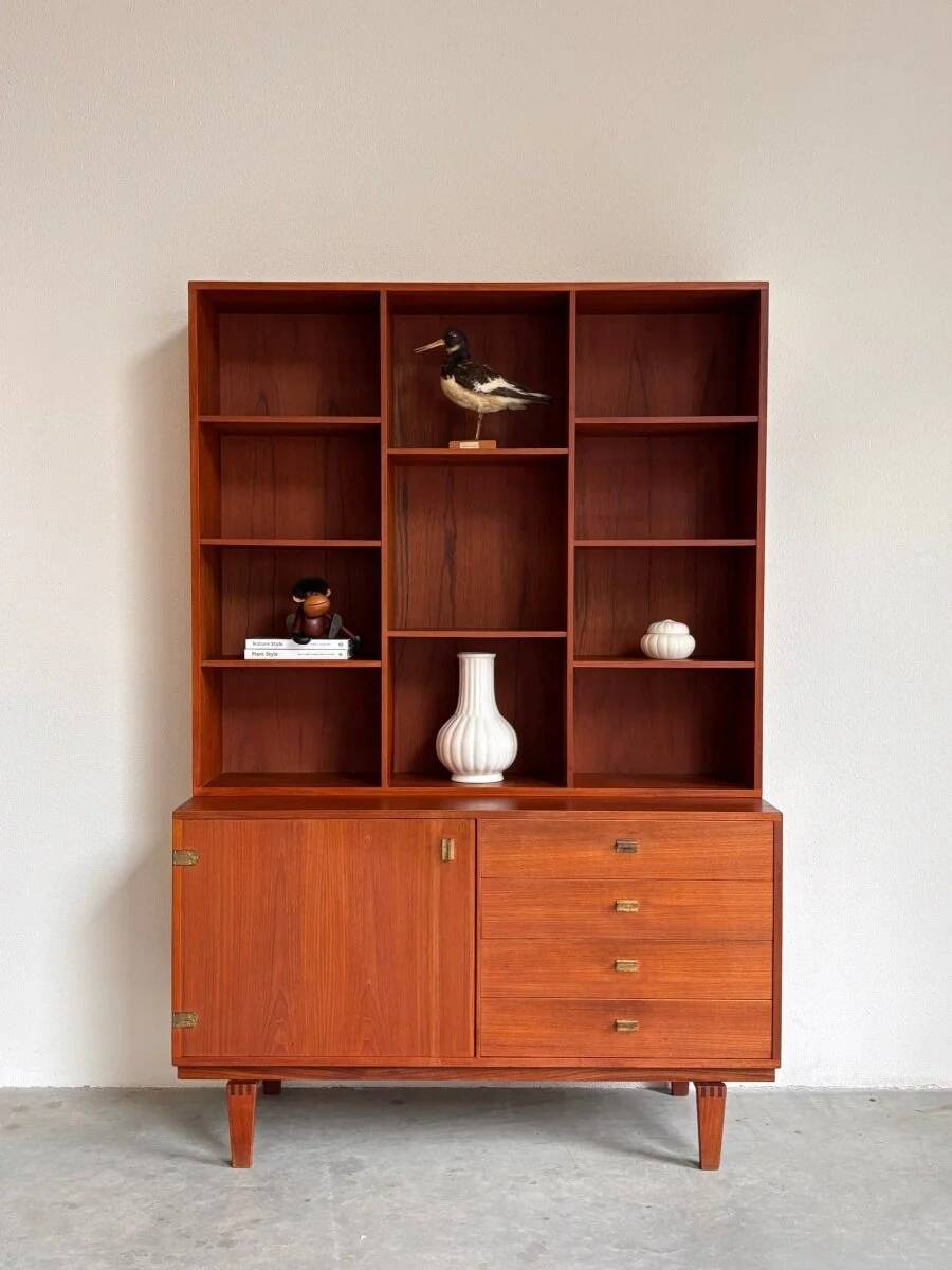 Vintage bookcase - wall cabinet teak Peter Løvig