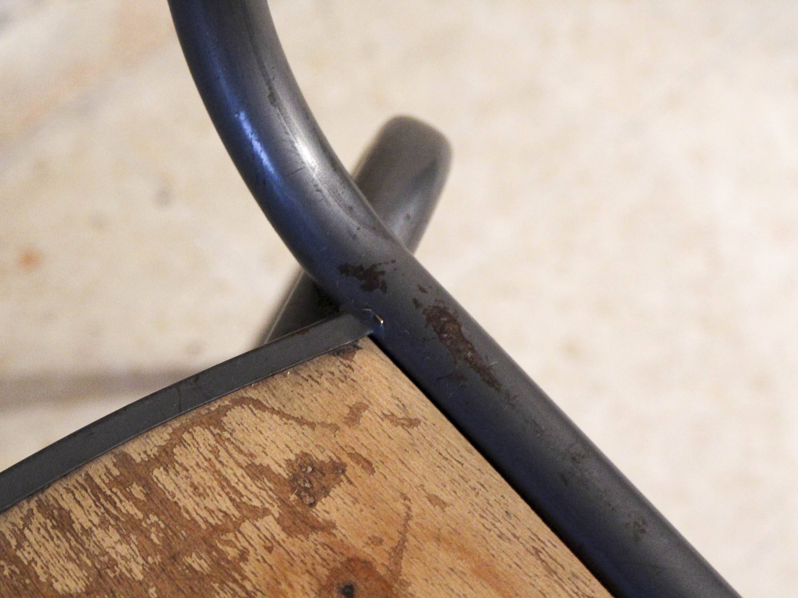 4 chaises d'école pieds fuselés métal et bois