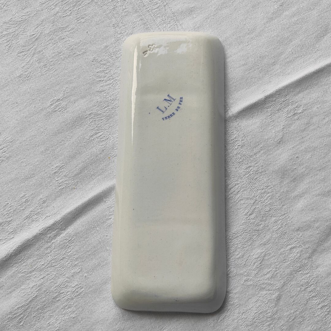 Clairefontaine iron earth soap holder