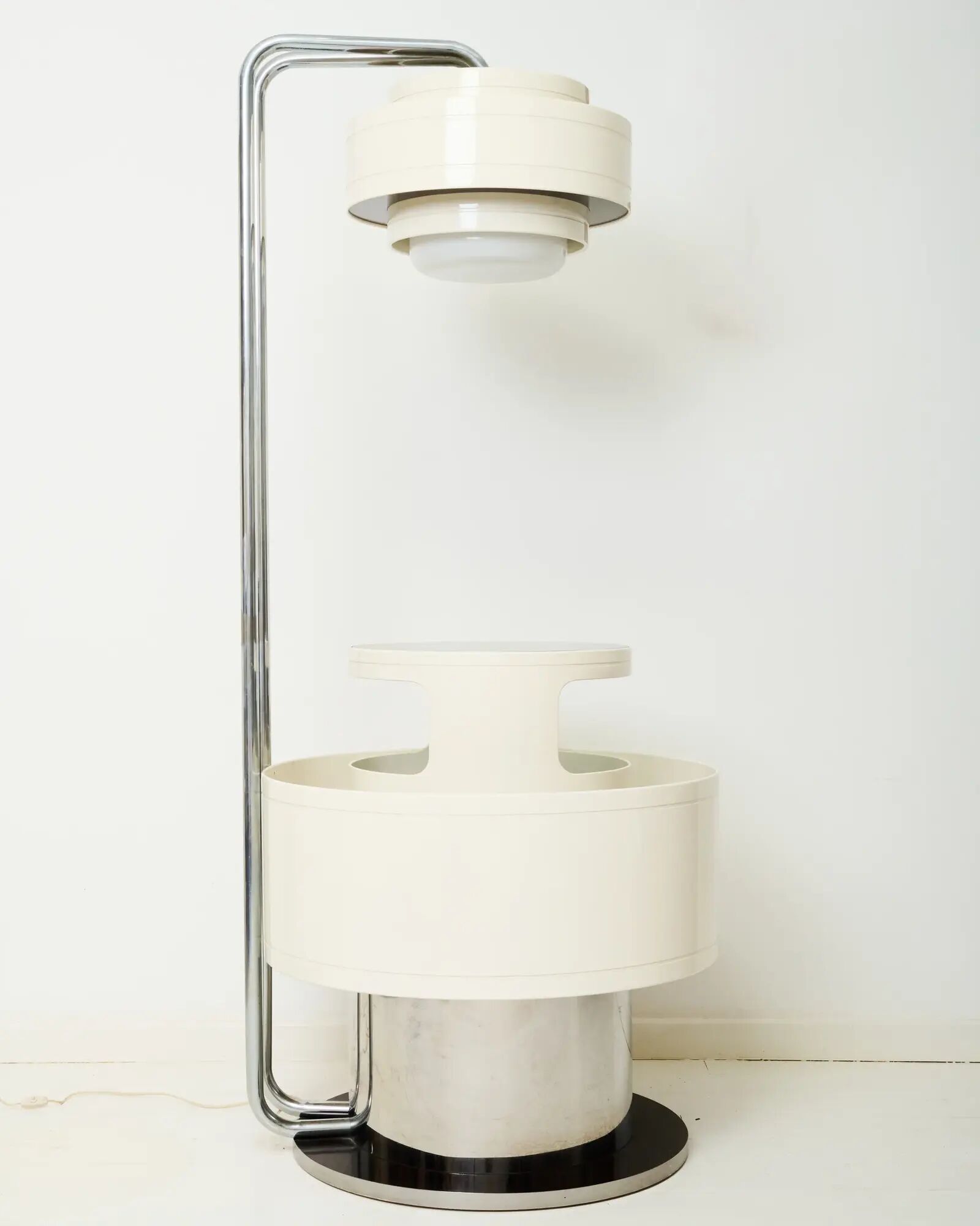 Floor lamp bar, designed by Joe Colombo, Italy, 1970s.