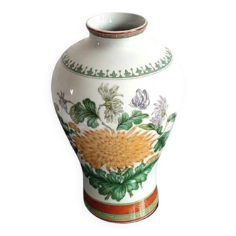 Havilland Limoges porcelain vase.