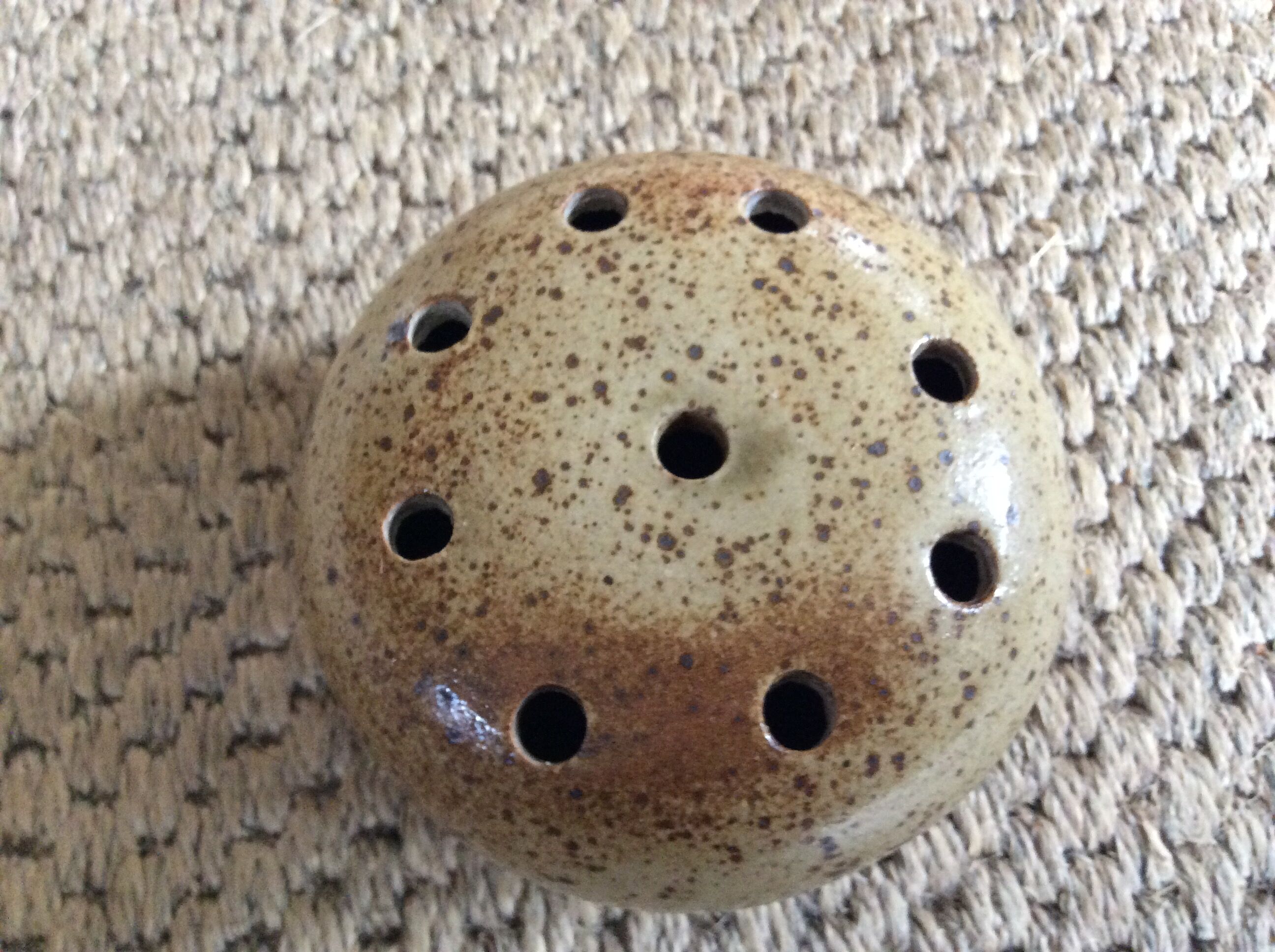 Pique fleurs en grès