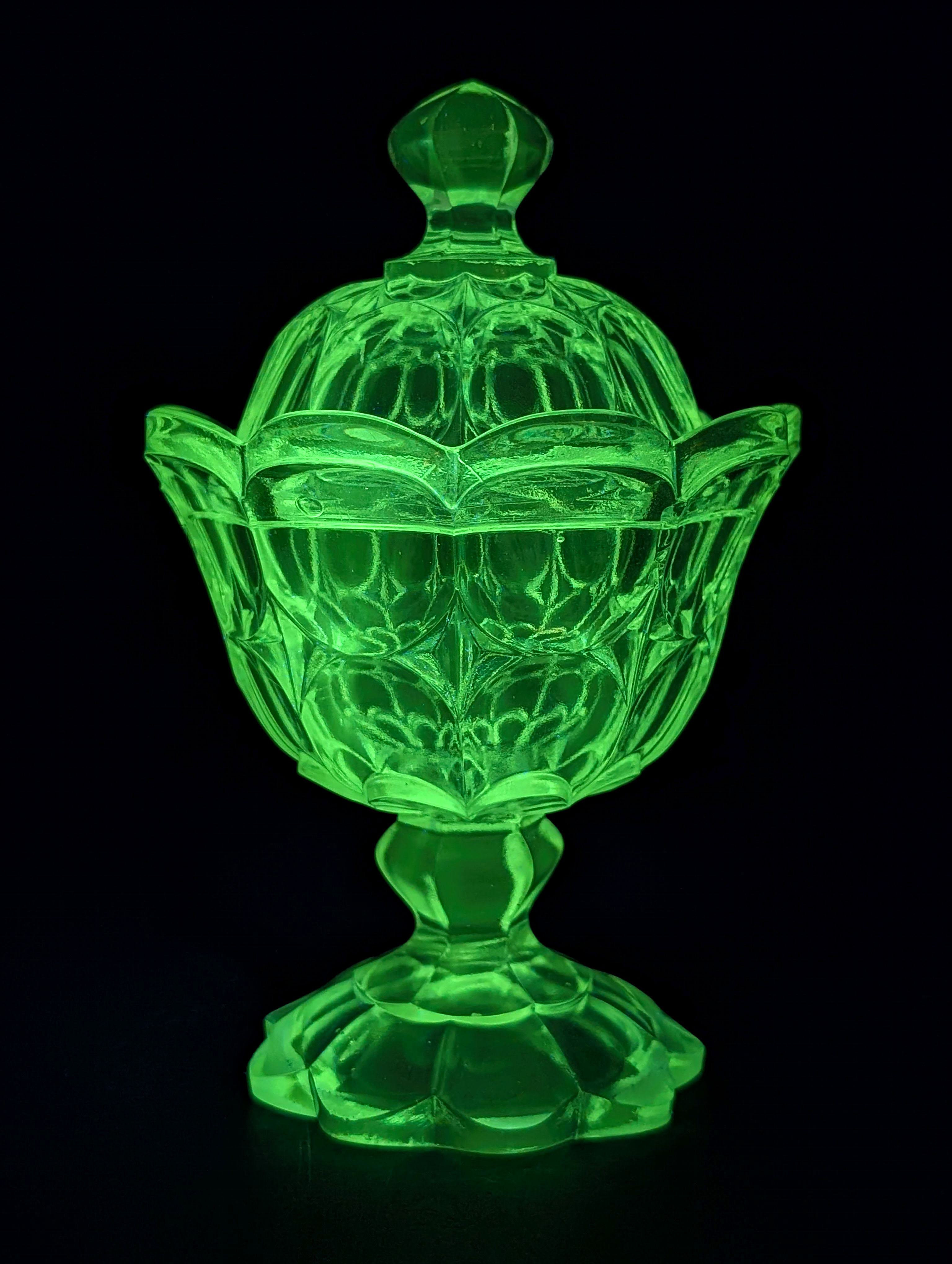 Bonbonnière ancienne (style Œil de bœuf/Colonial 1900-1920)