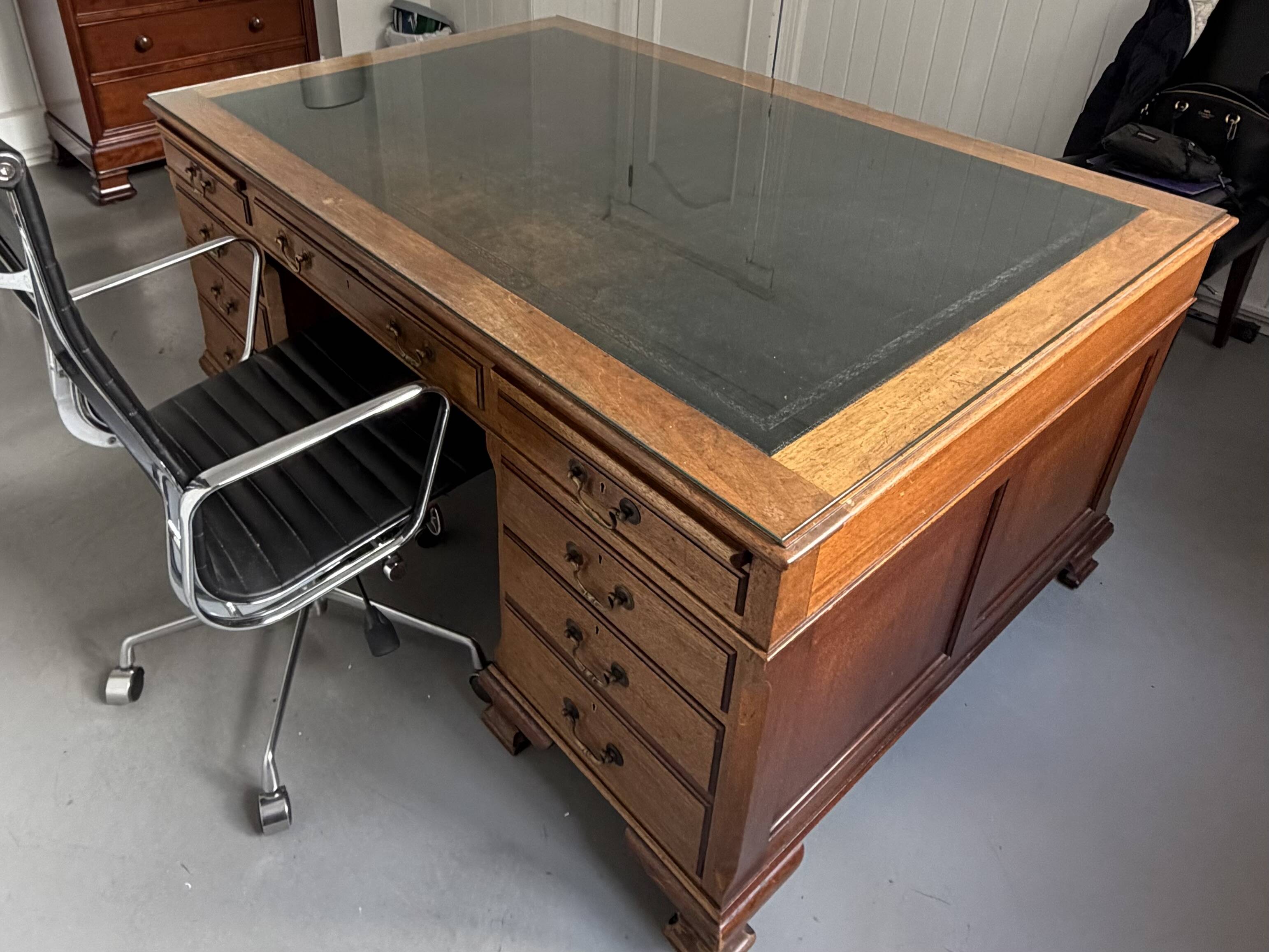 Bureau de ministre double face