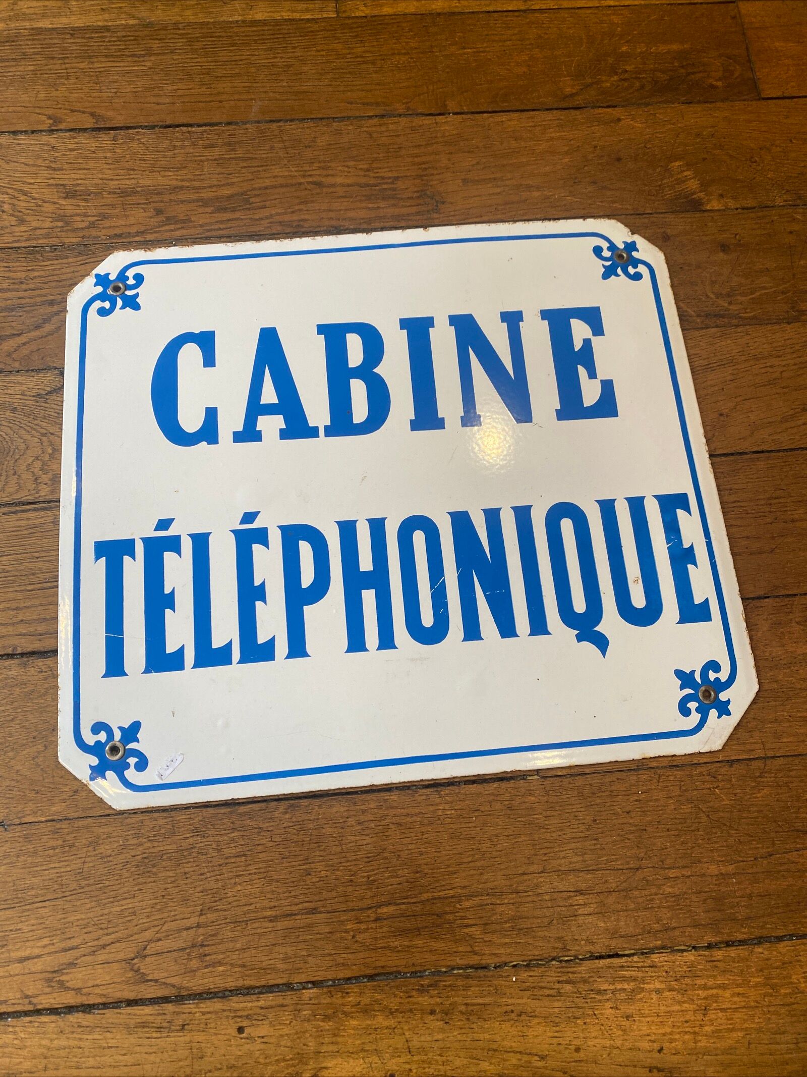 Old enamelled plate "telephone booth"