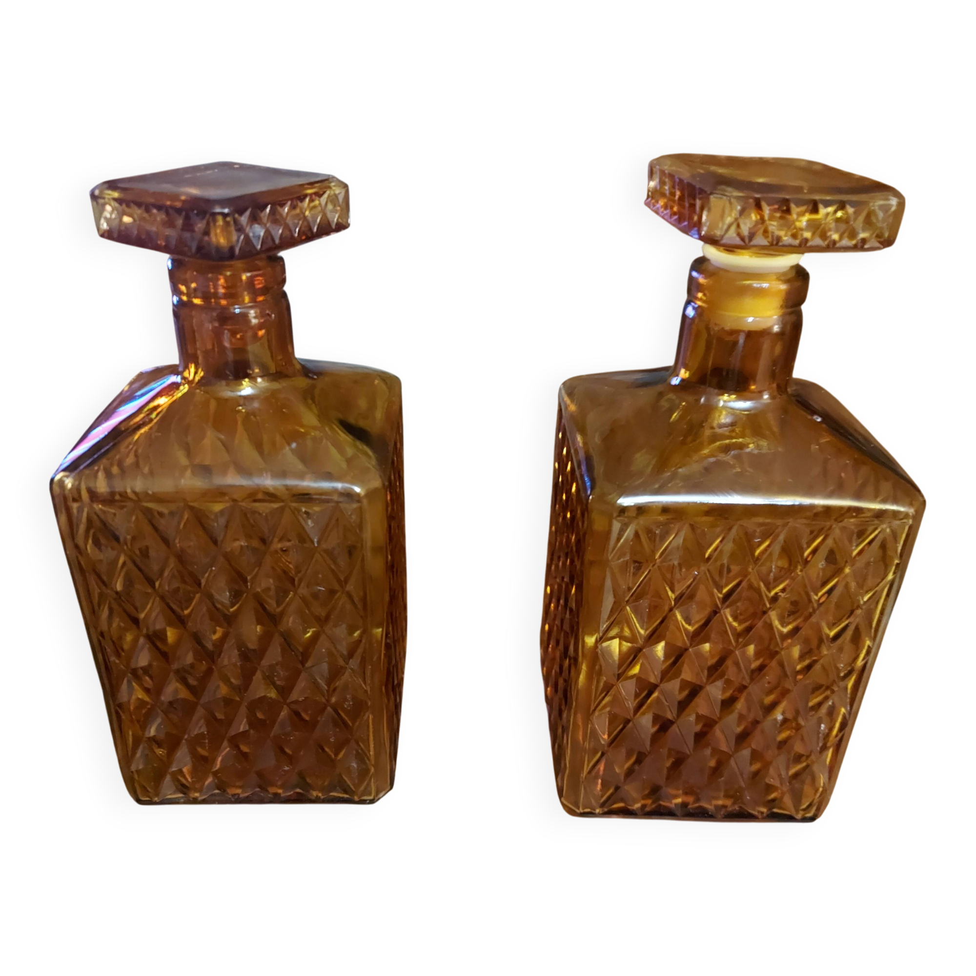 2 carafes à liqueur couleur ambré à pointes de diamant
