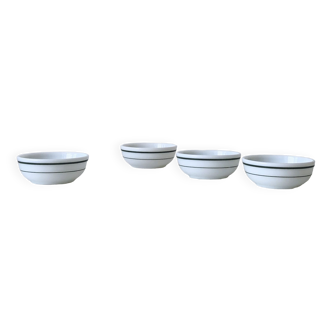 Set of 4 white opaline ramekins