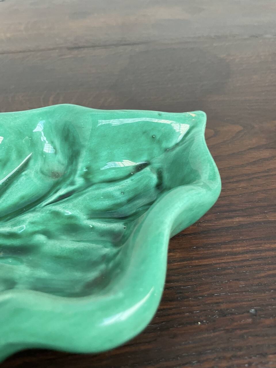 Plat feuille céramique verte