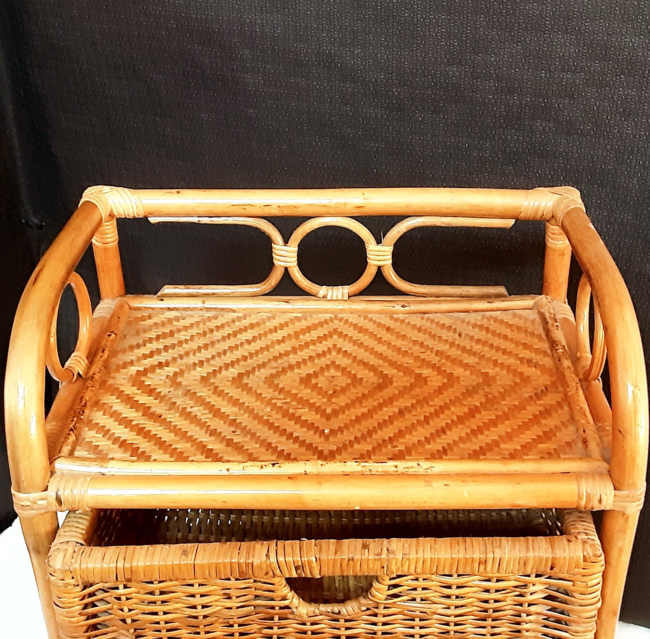 Meuble en rotin vintage