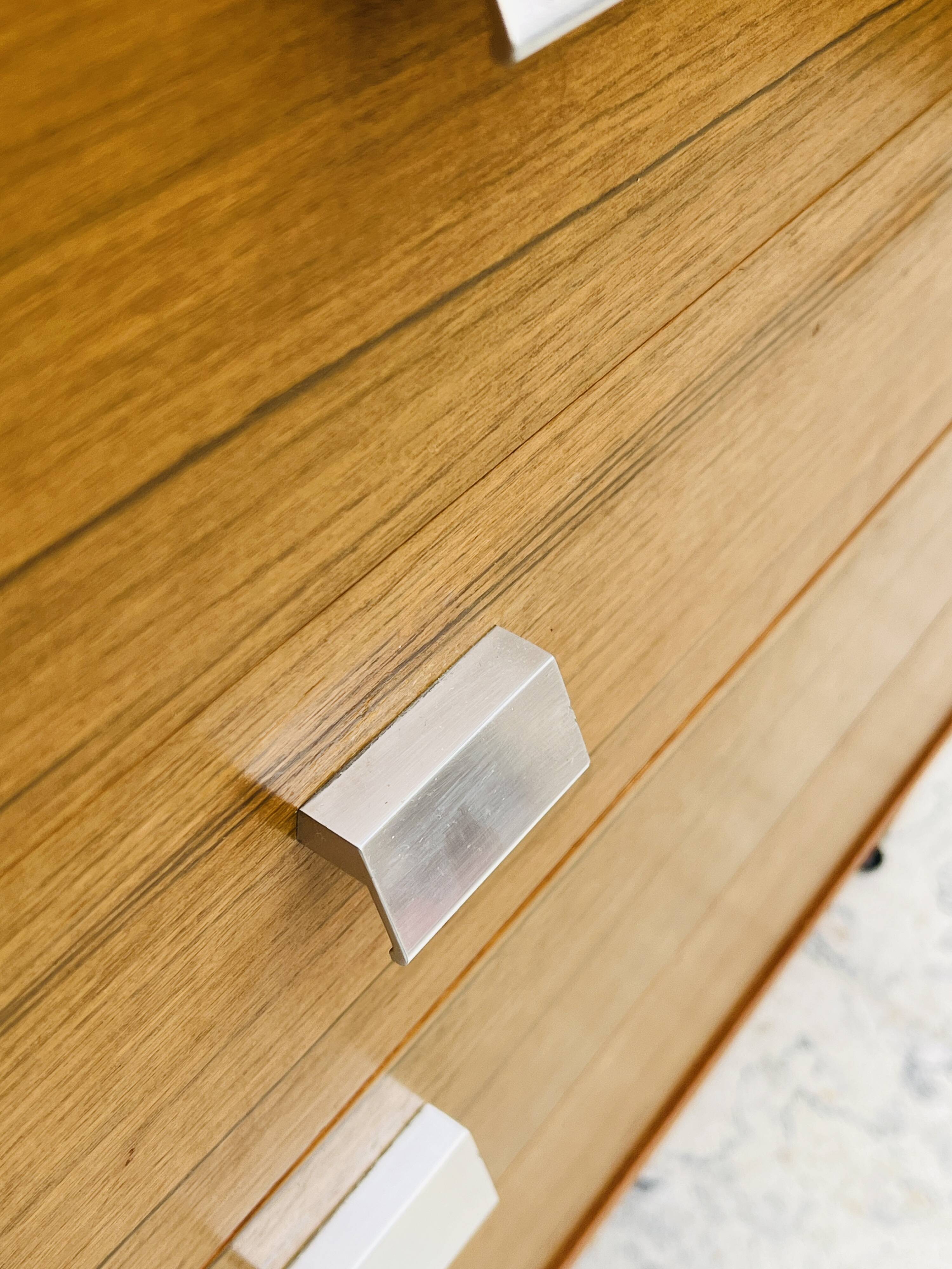 Vintage teak chest of drawers with 4 drawers from the 1960s in G-Plan style.