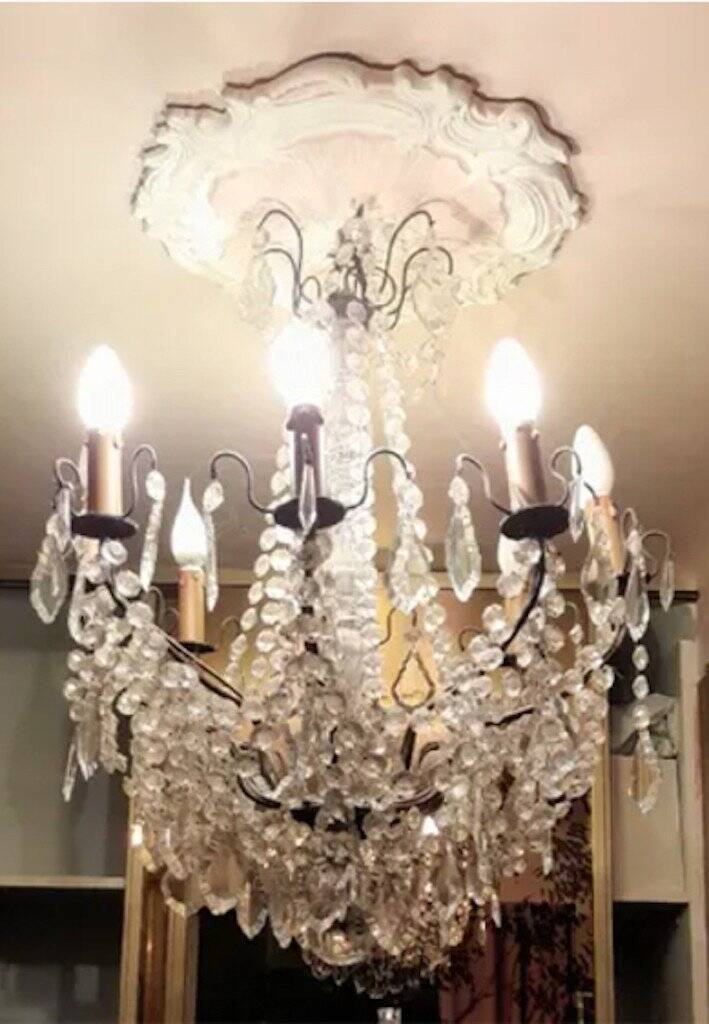 Chandelier with pendants