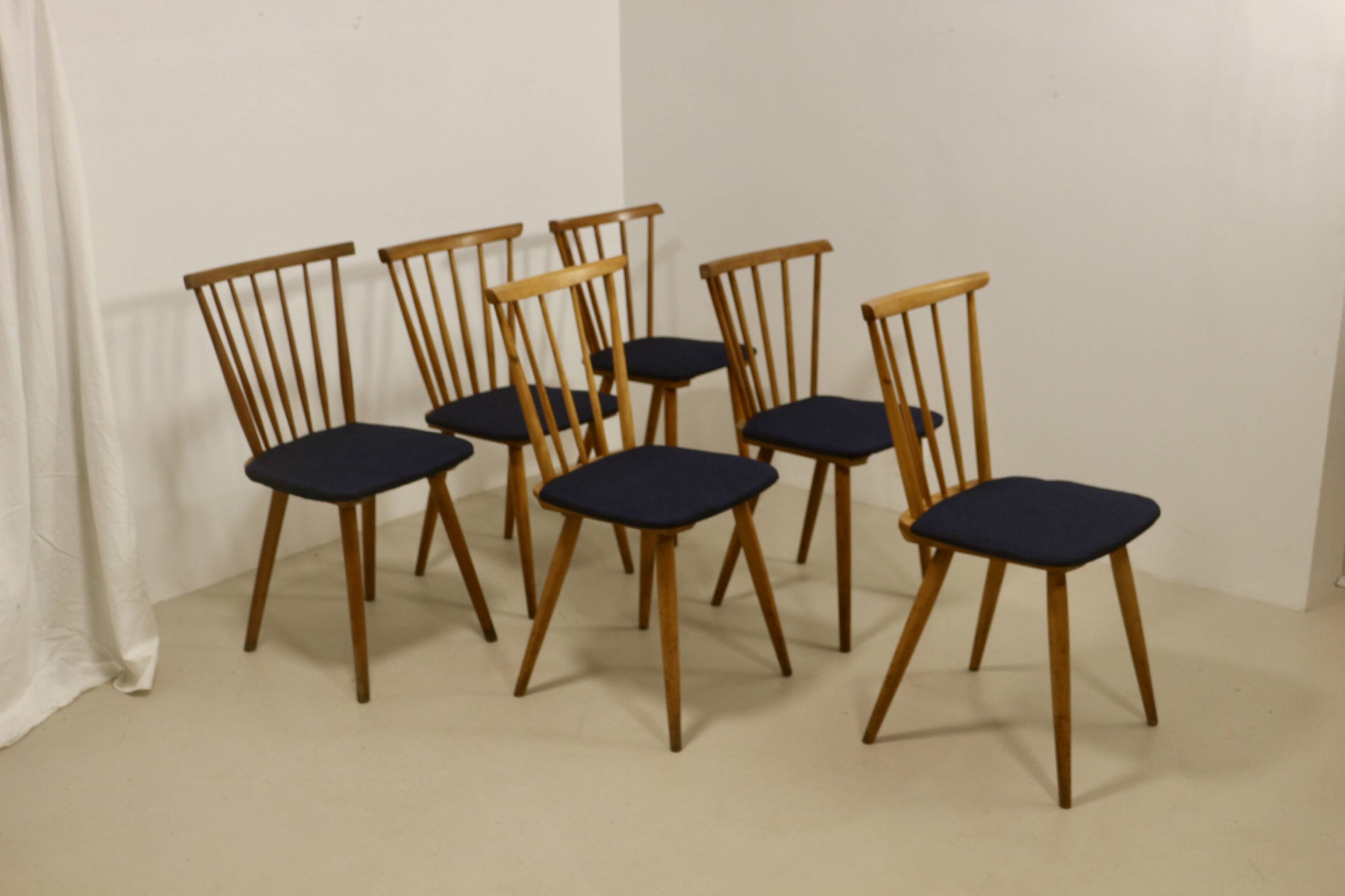 Set of 6 vintage Scandinavian chairs with bars from the 60s. Ref SINNO