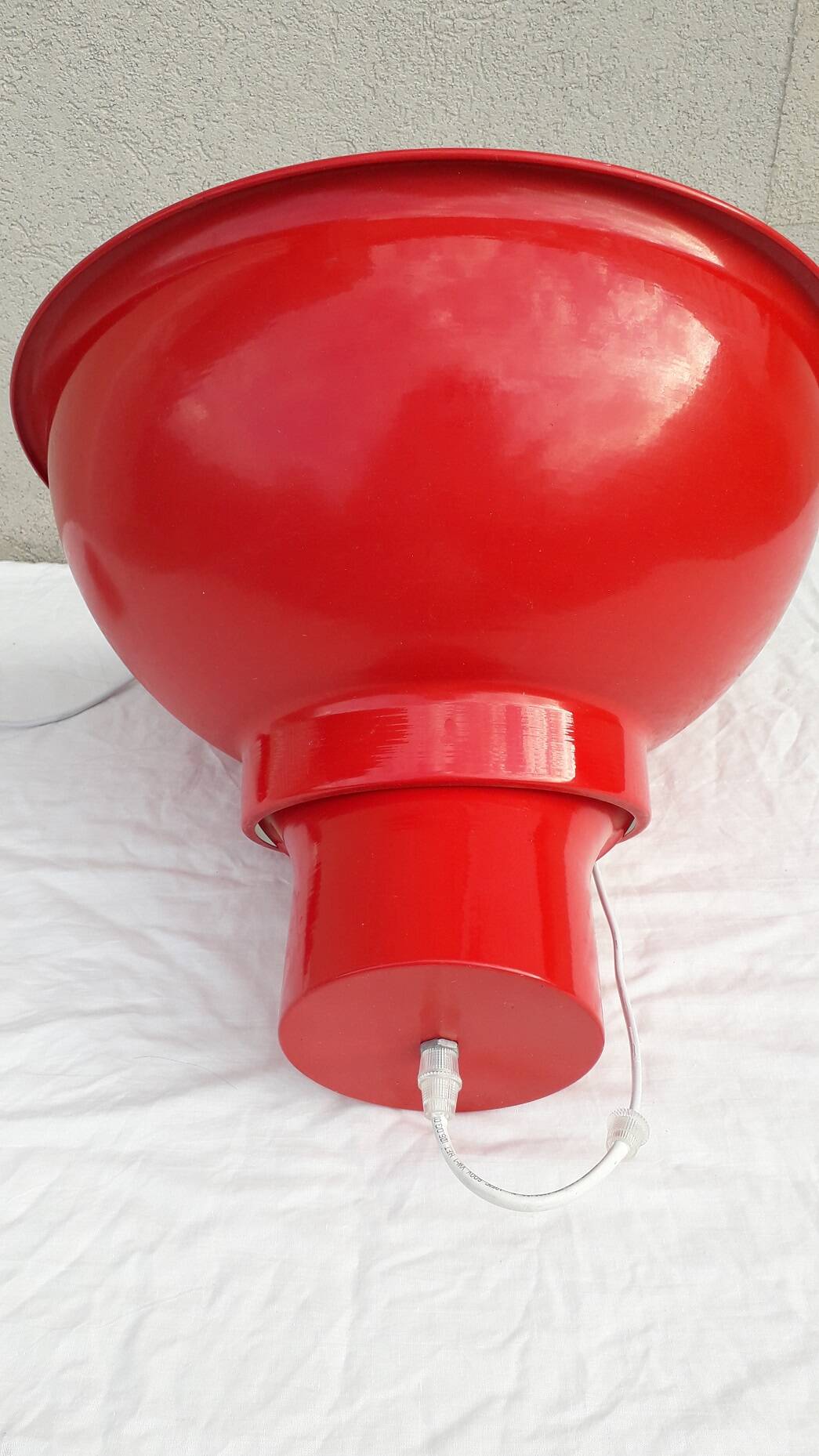 Red metal suspension