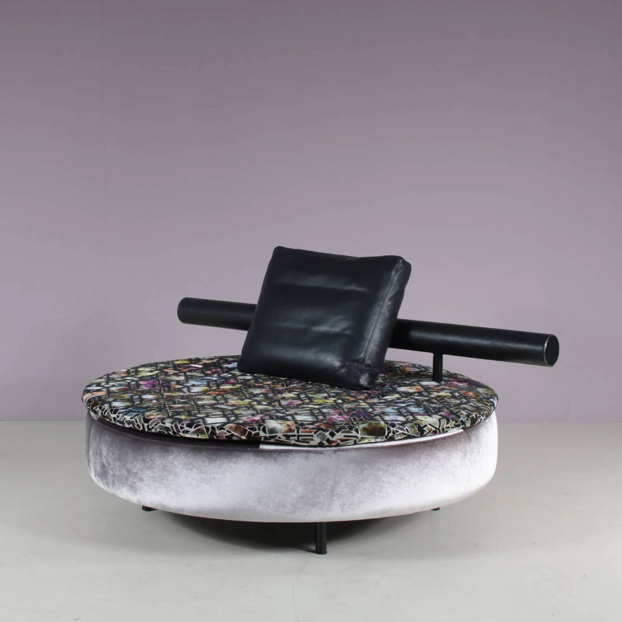 1980s round loveseat in Antonio Citterio style from Italy