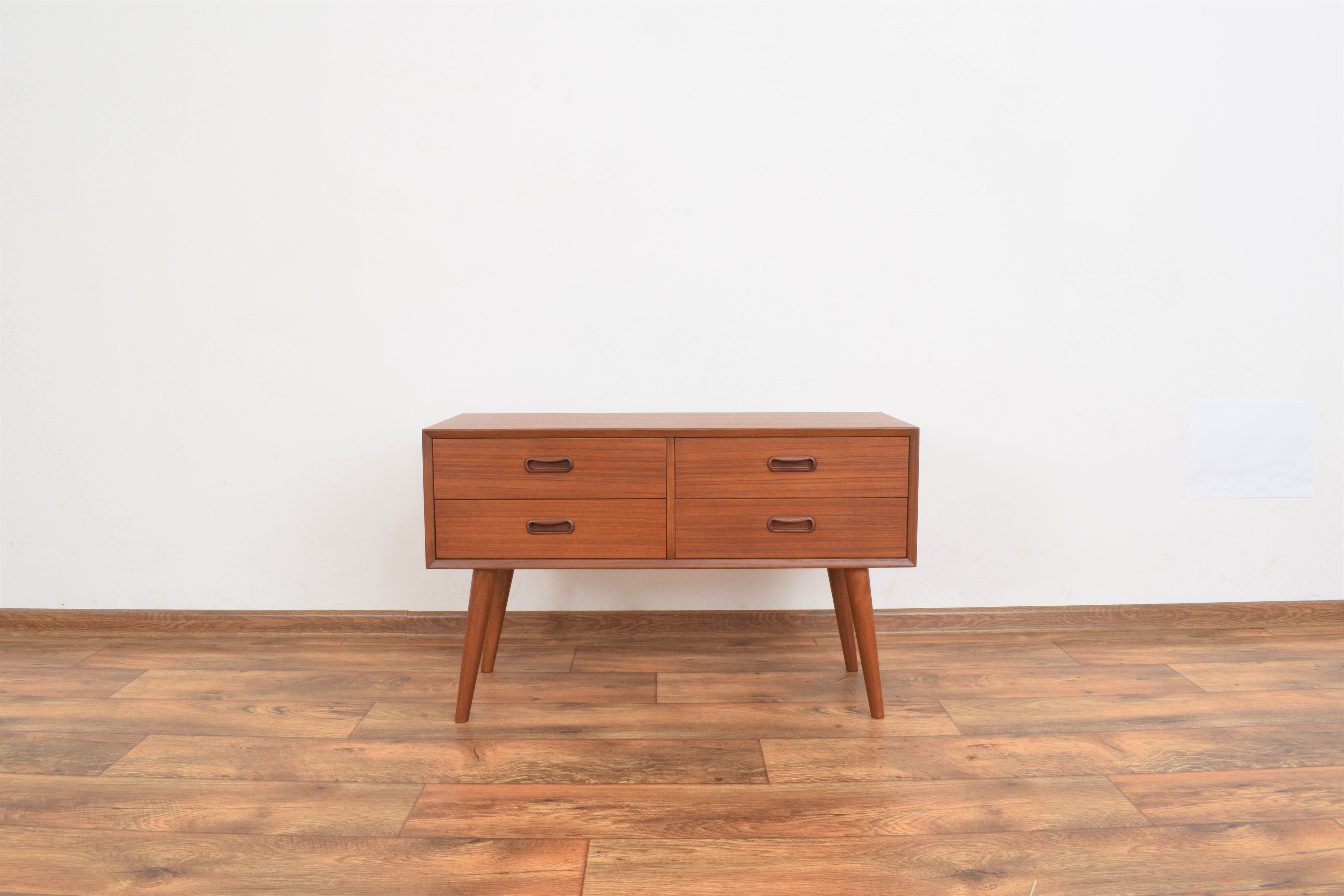 Mid-century danish teak chest of drawers, 1960s.