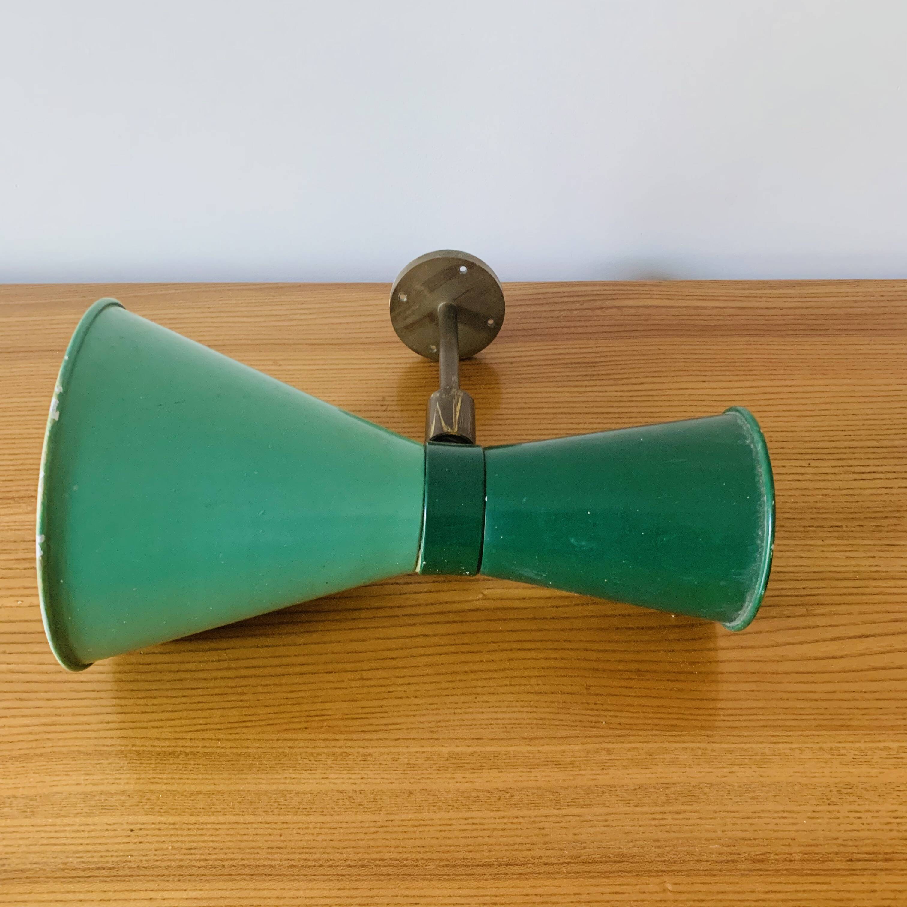 Diabolo wall light