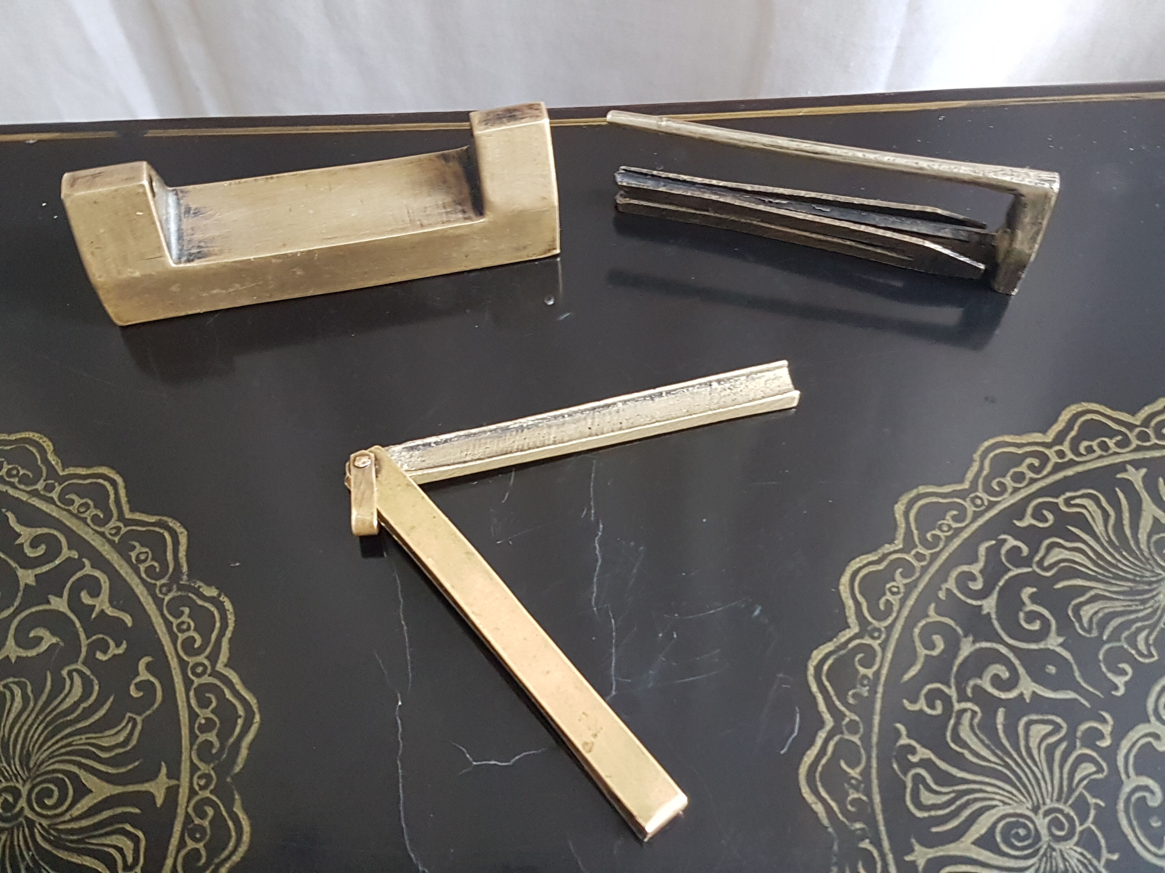 Chinese Bahut in 2-door laque