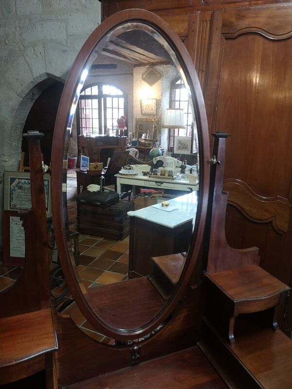 Commode de toilette psychée