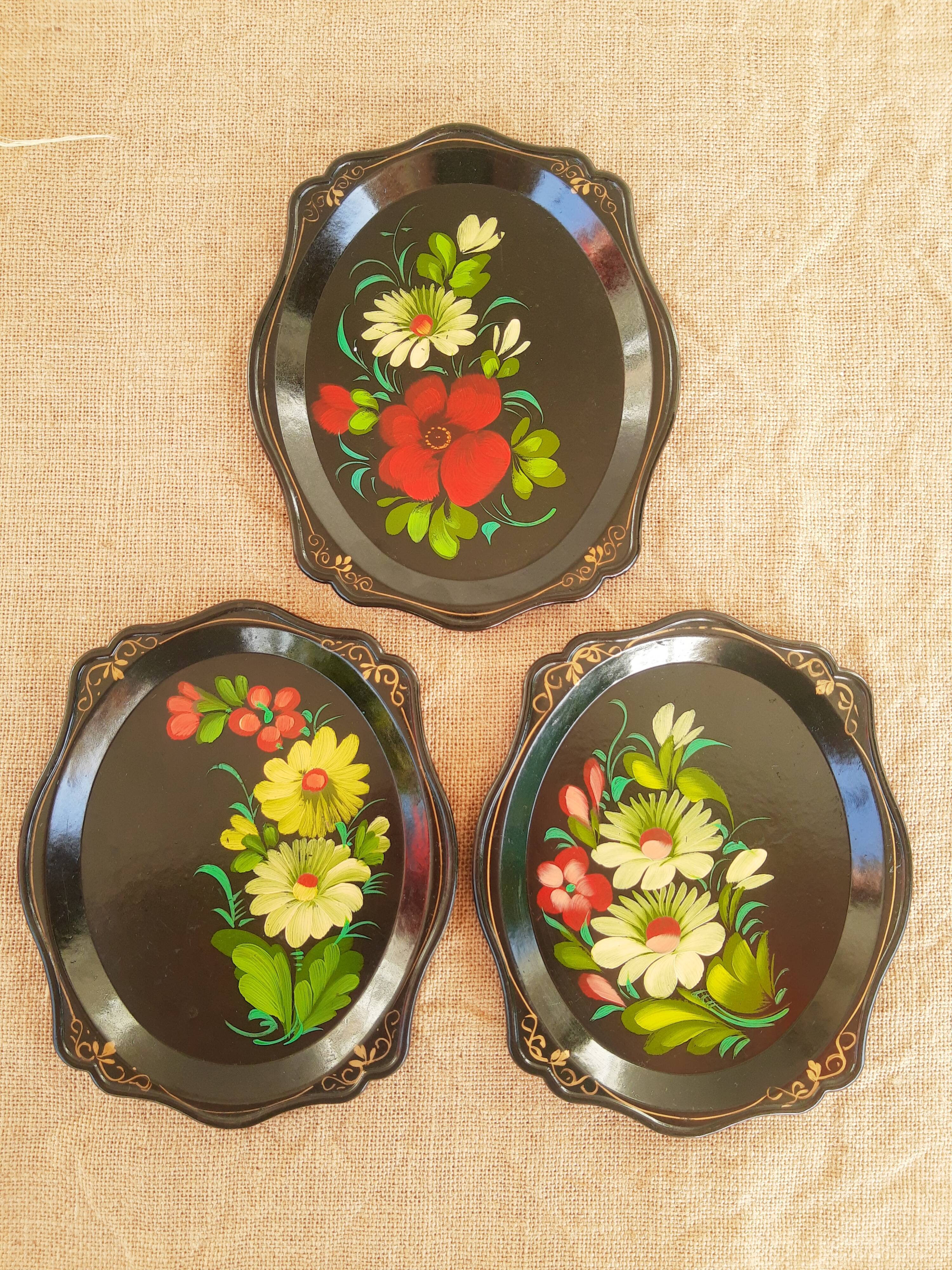 Set of 3 plastic trays vintage Russian flowers