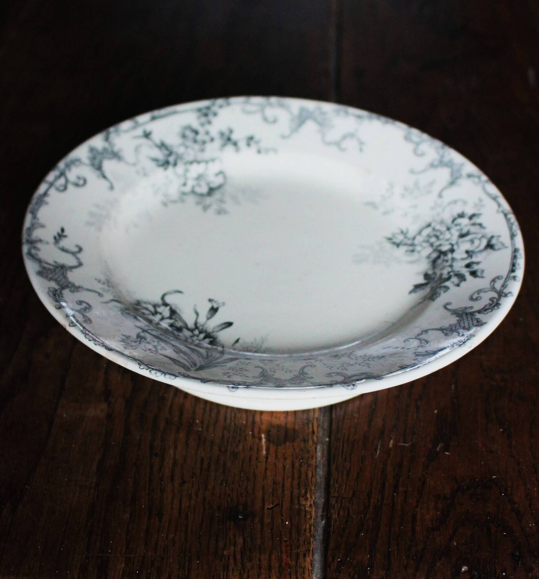 Black grey iron footed coupe Bourgeois