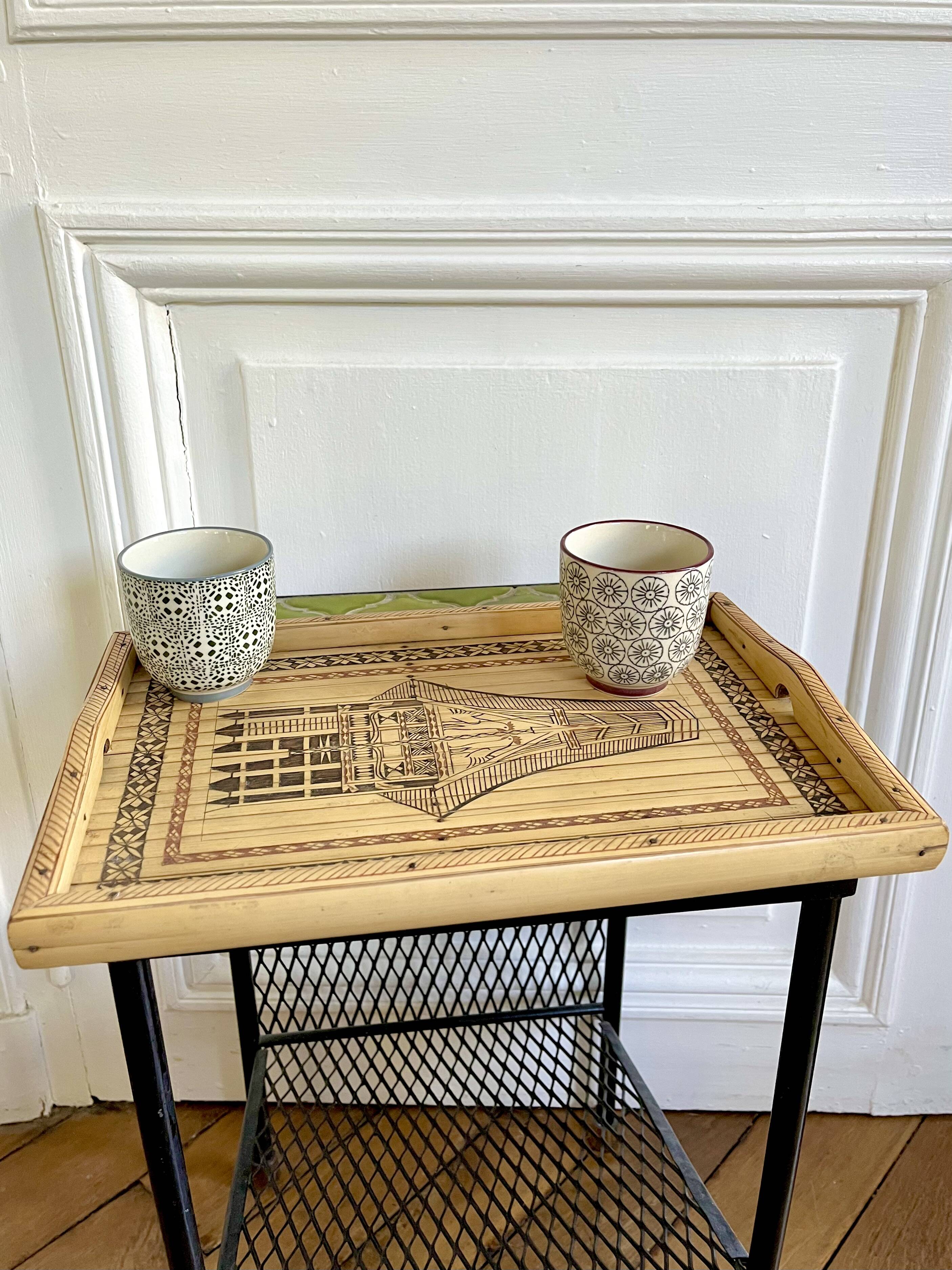 Vintage bamboo plateau