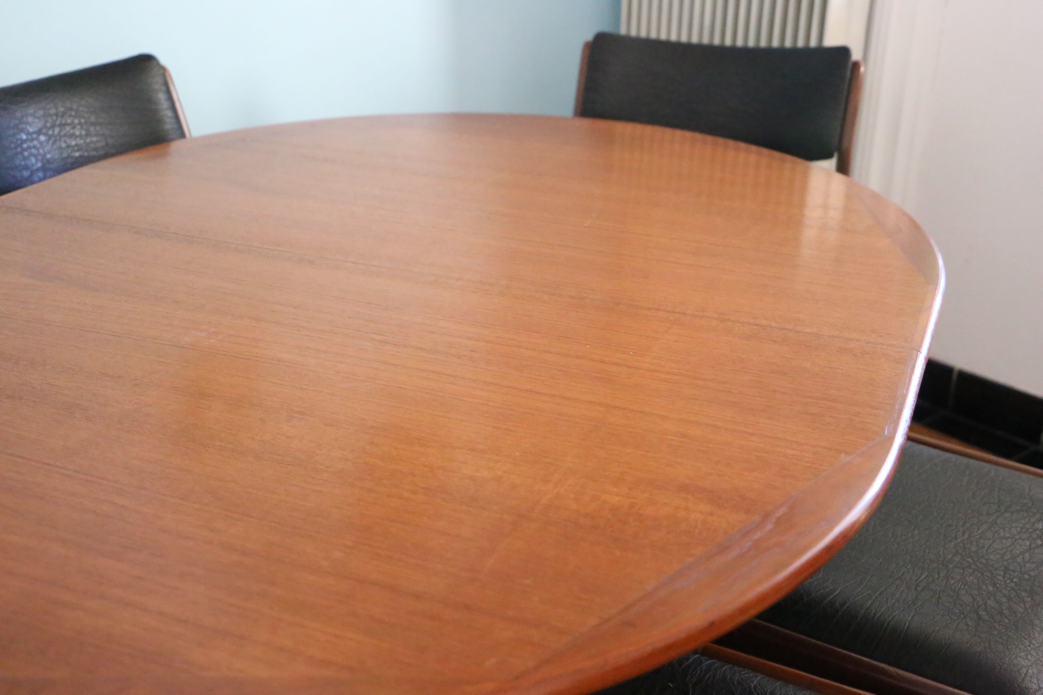 Scandinavian teak table and 6 chairs