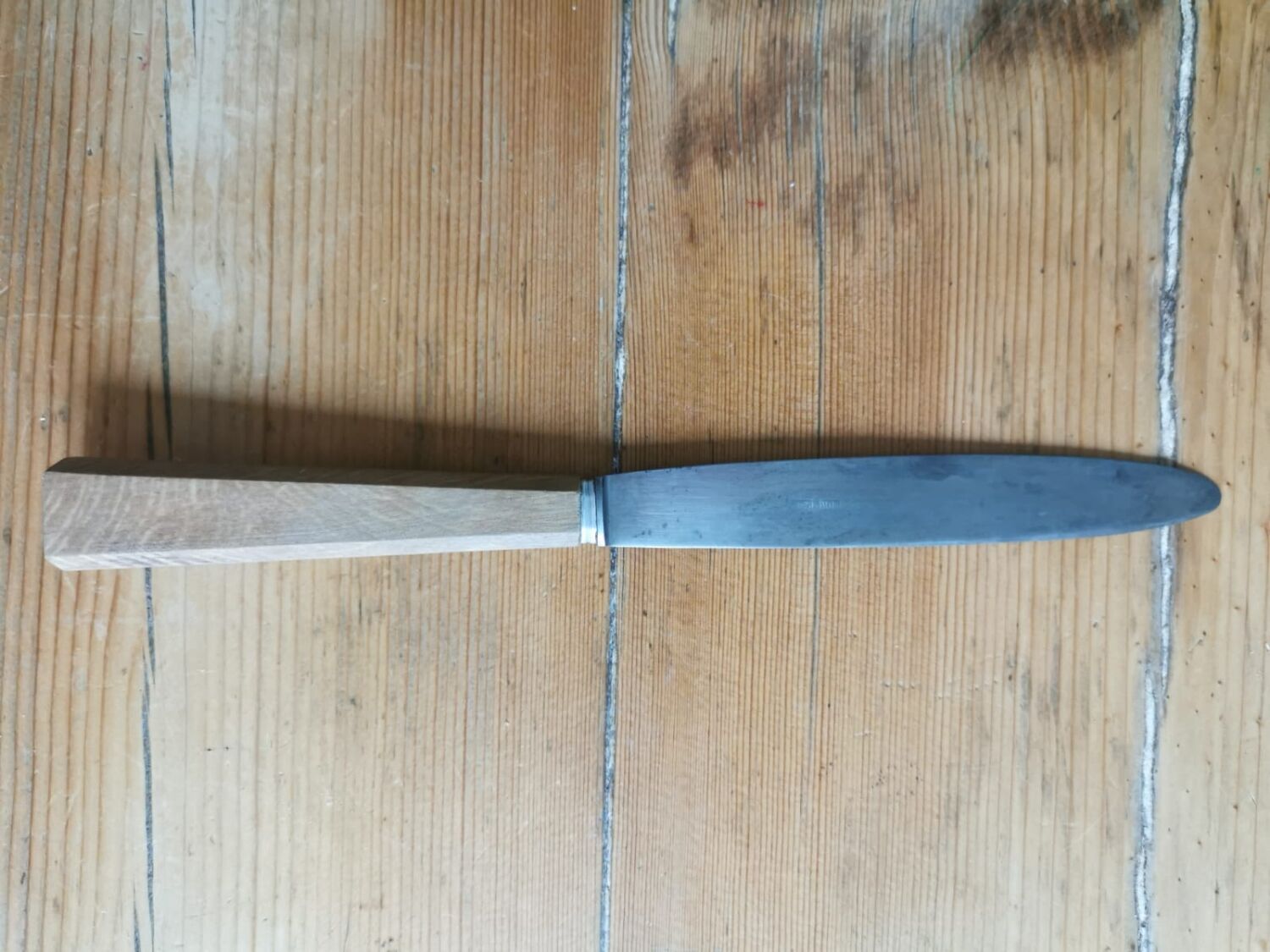 Set of 12 Bakelite knives