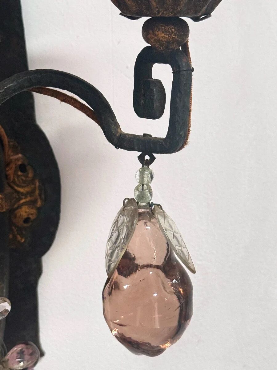 Maison Baguès, paire d'appliques en fer forgé et tôle dorée vers 1900