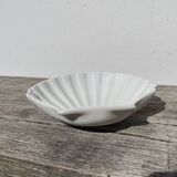 White porcelain shell bowl