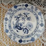 4 Royal Boch dessert plates 