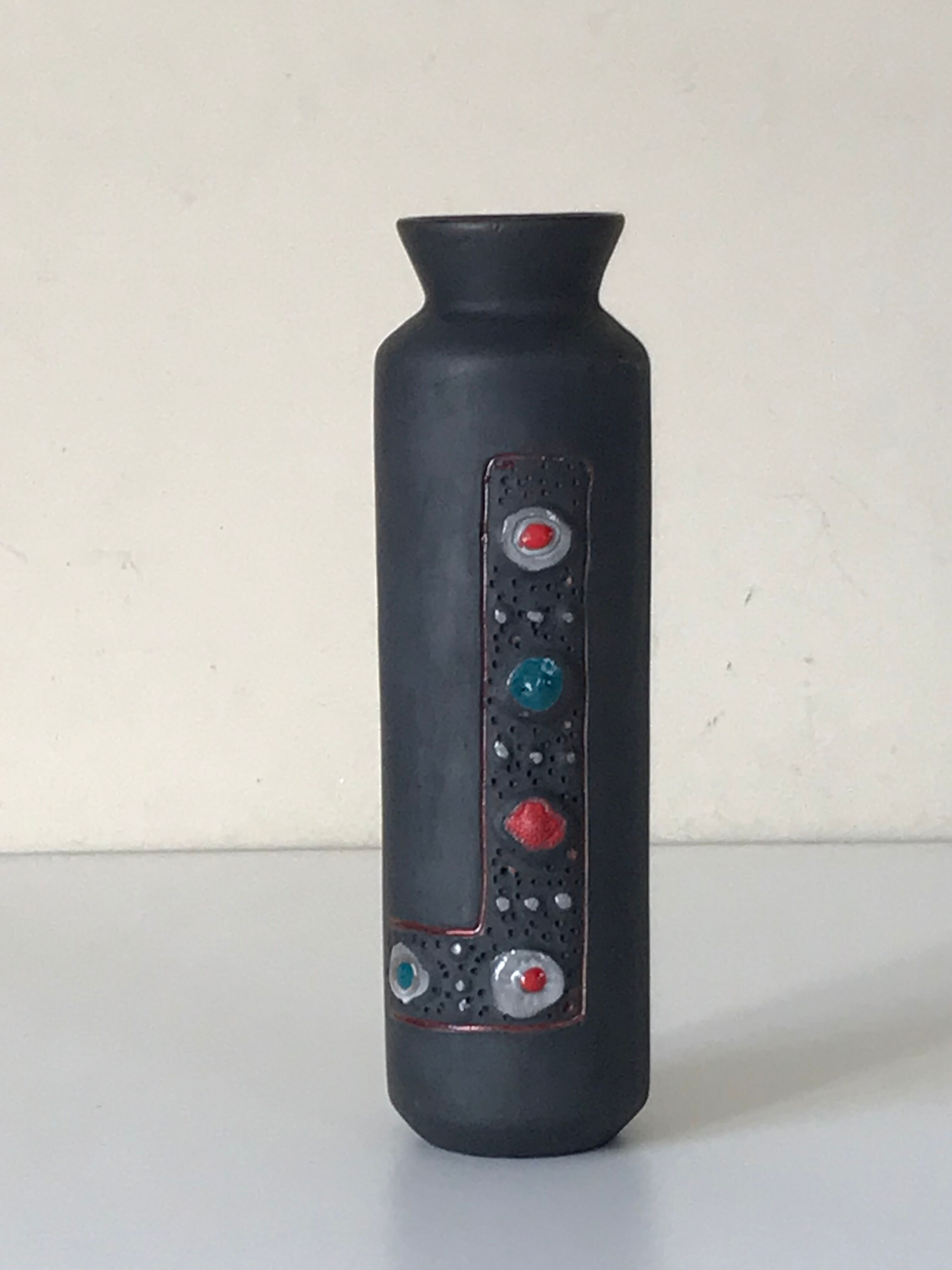 Atypical vase design of the 70 s