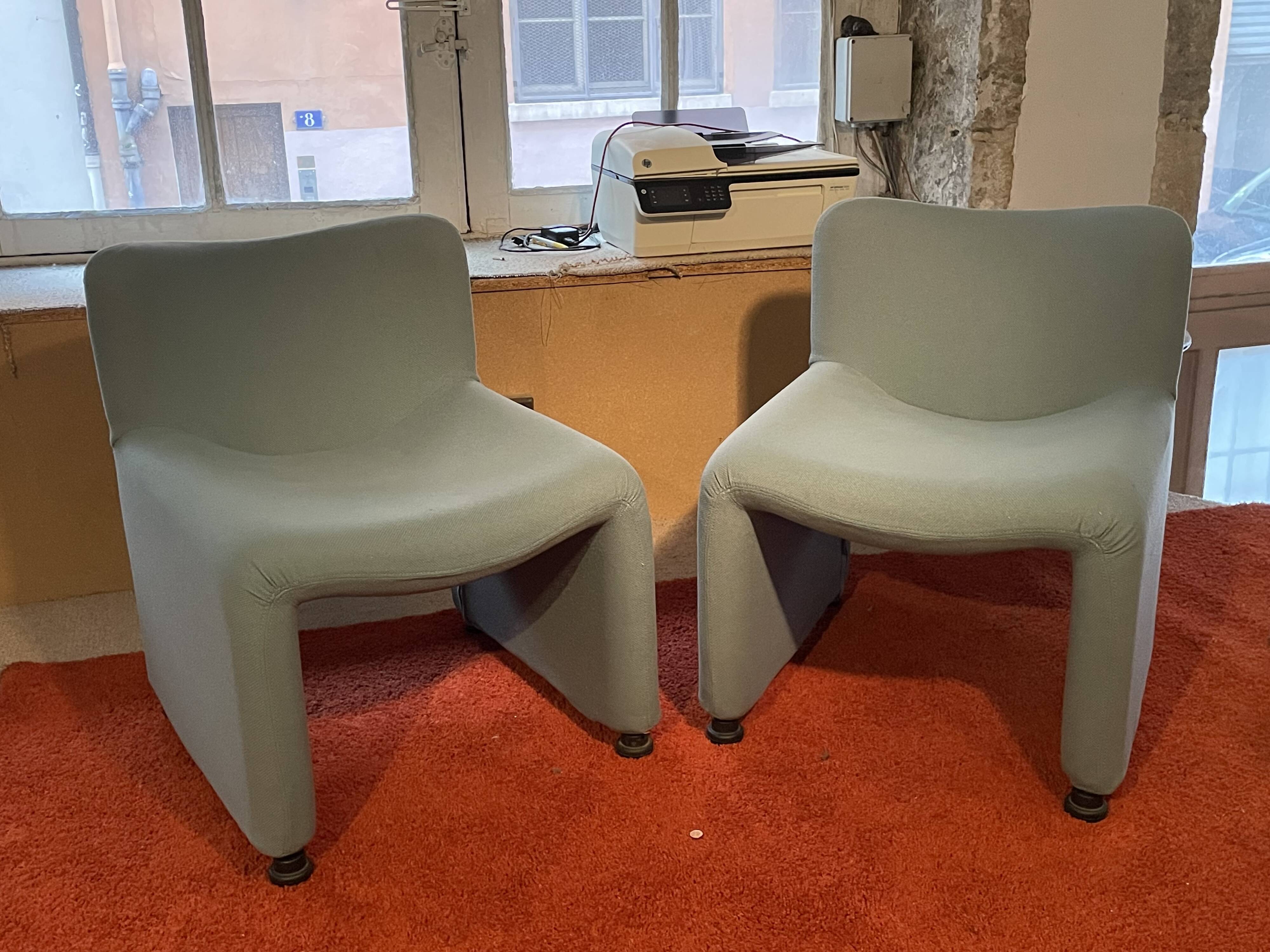 Pair of armchairs, Arfa edition