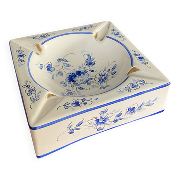 Vintage ceramic ashtray or catchall.
