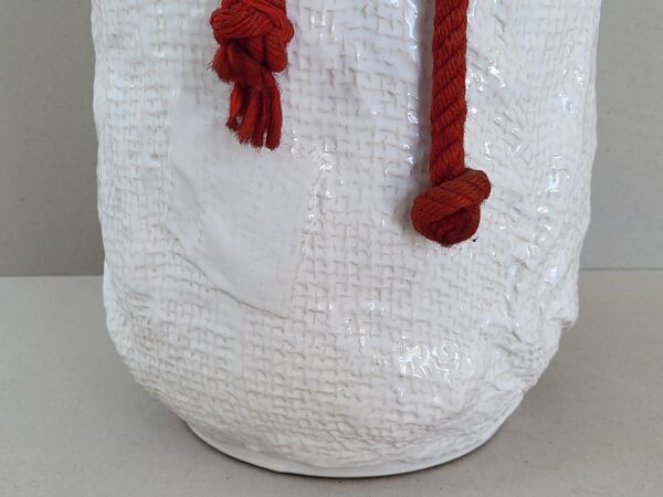 Vase vintage Bay Keramik sac de jute 1960