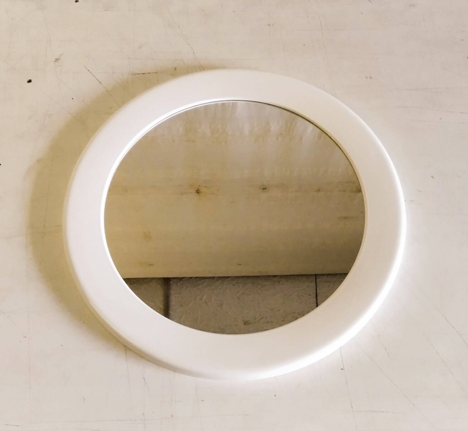 Miroir rond vintage par Syla en plastique blanc - années 70