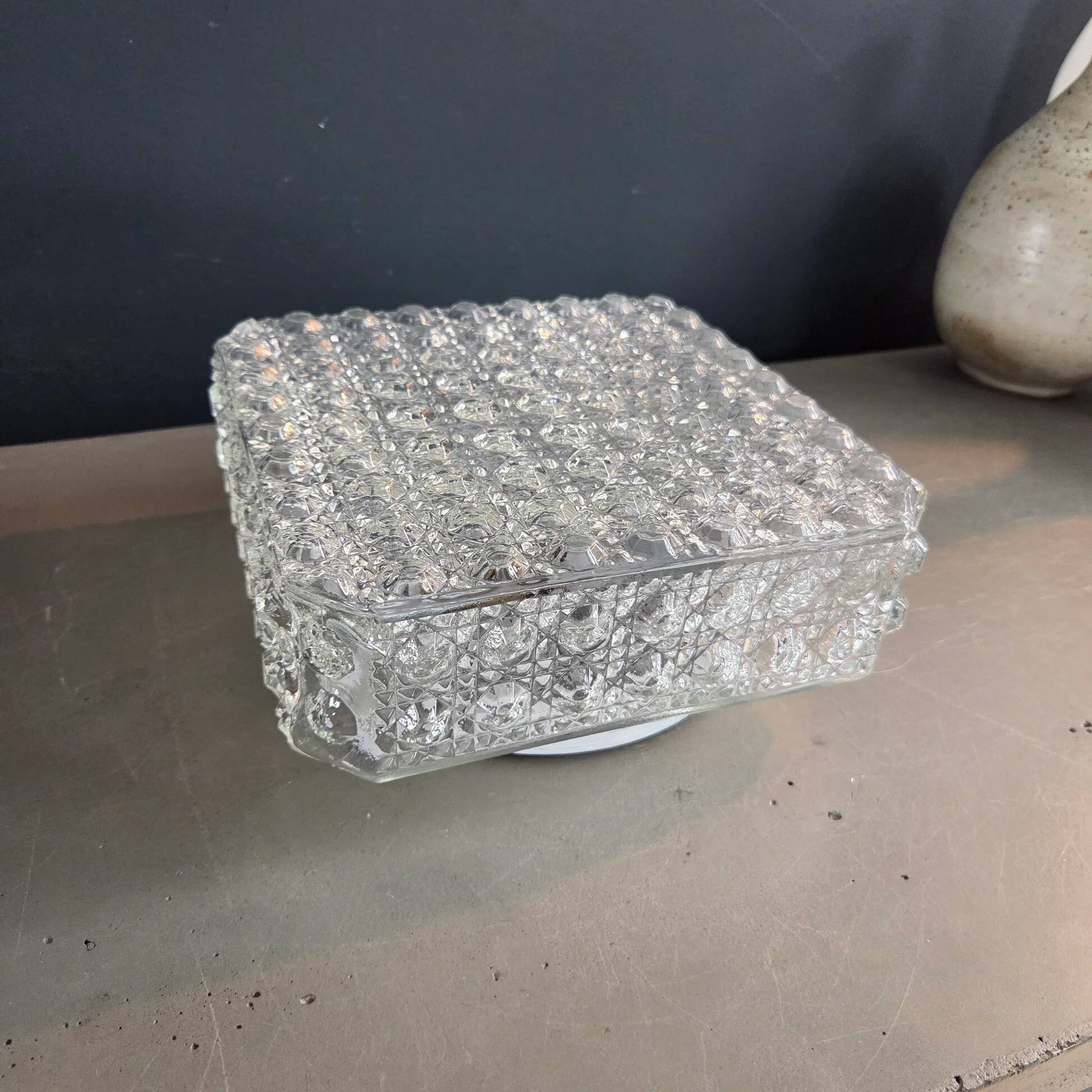 Plafonnier ou applique en verre moulé
