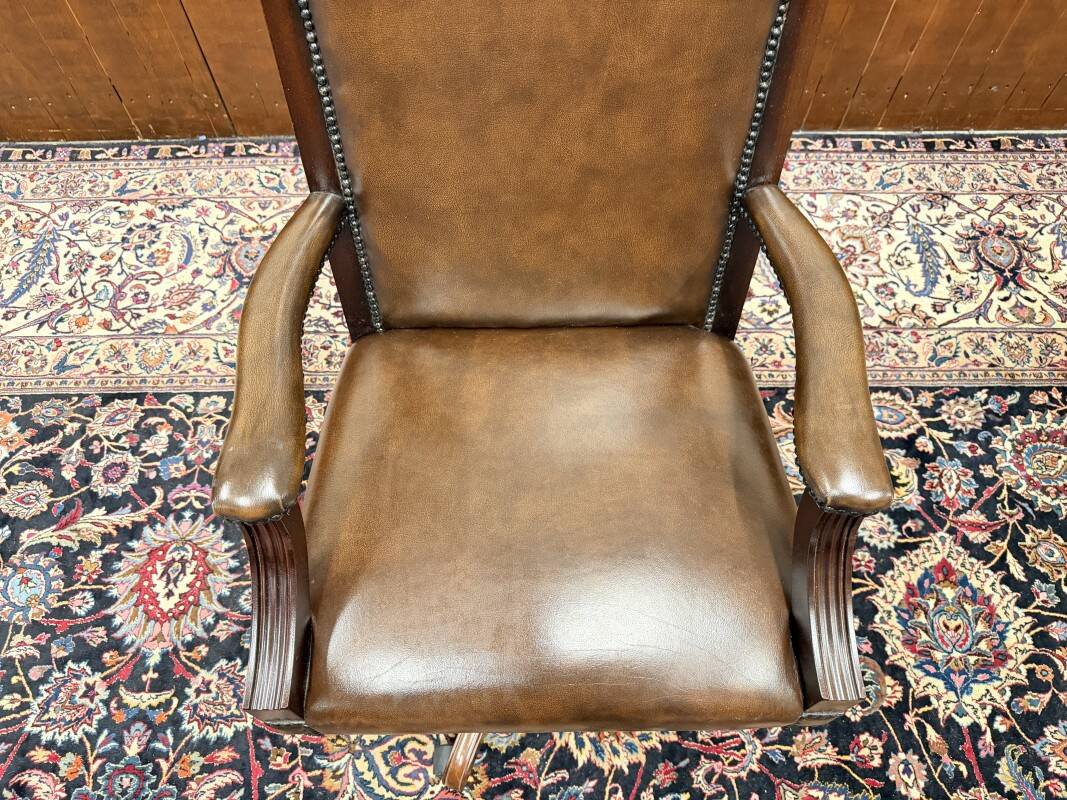 Chaise de bureau Chesterfield marron classique anglaise