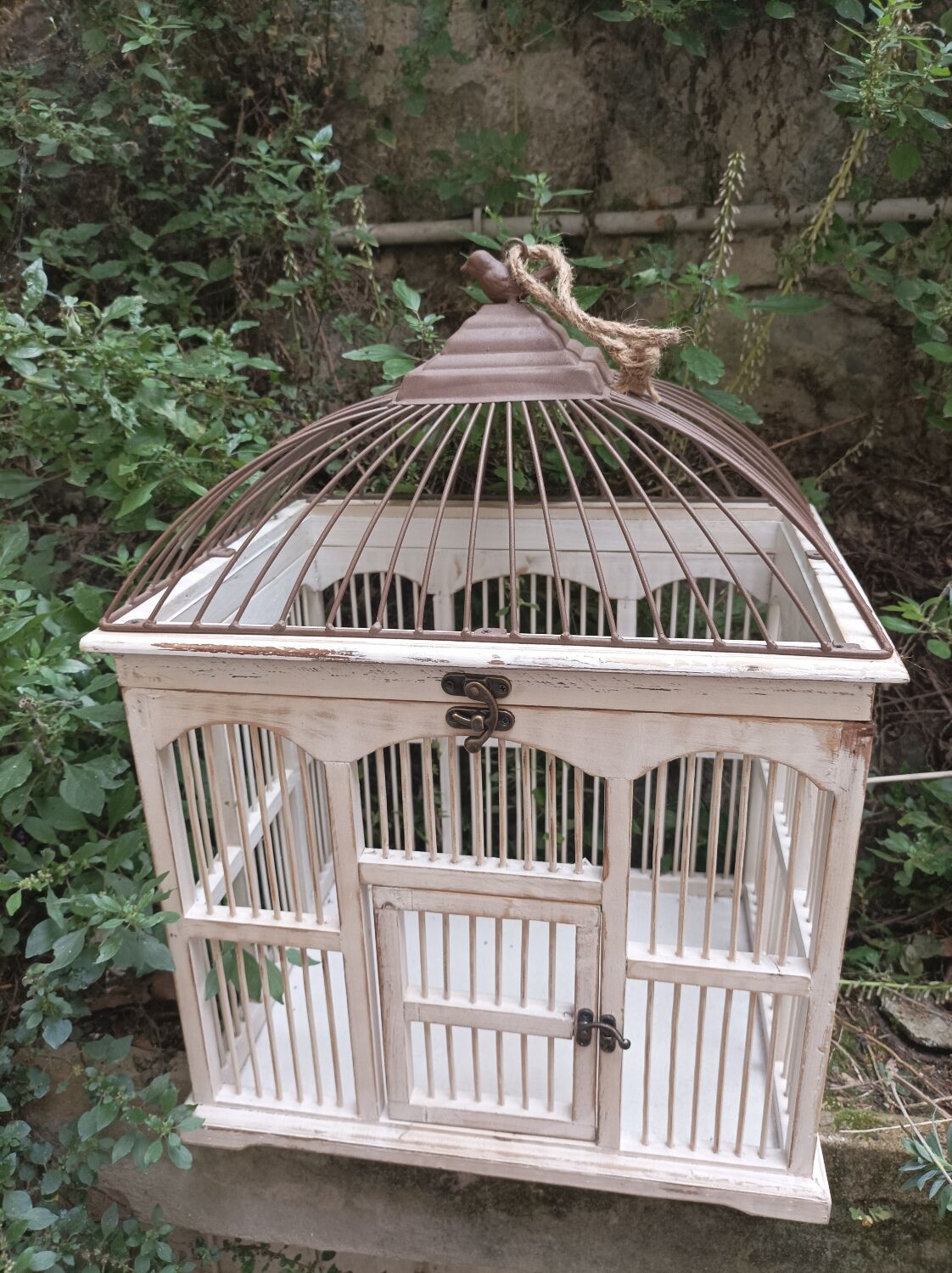 Bird aviary
