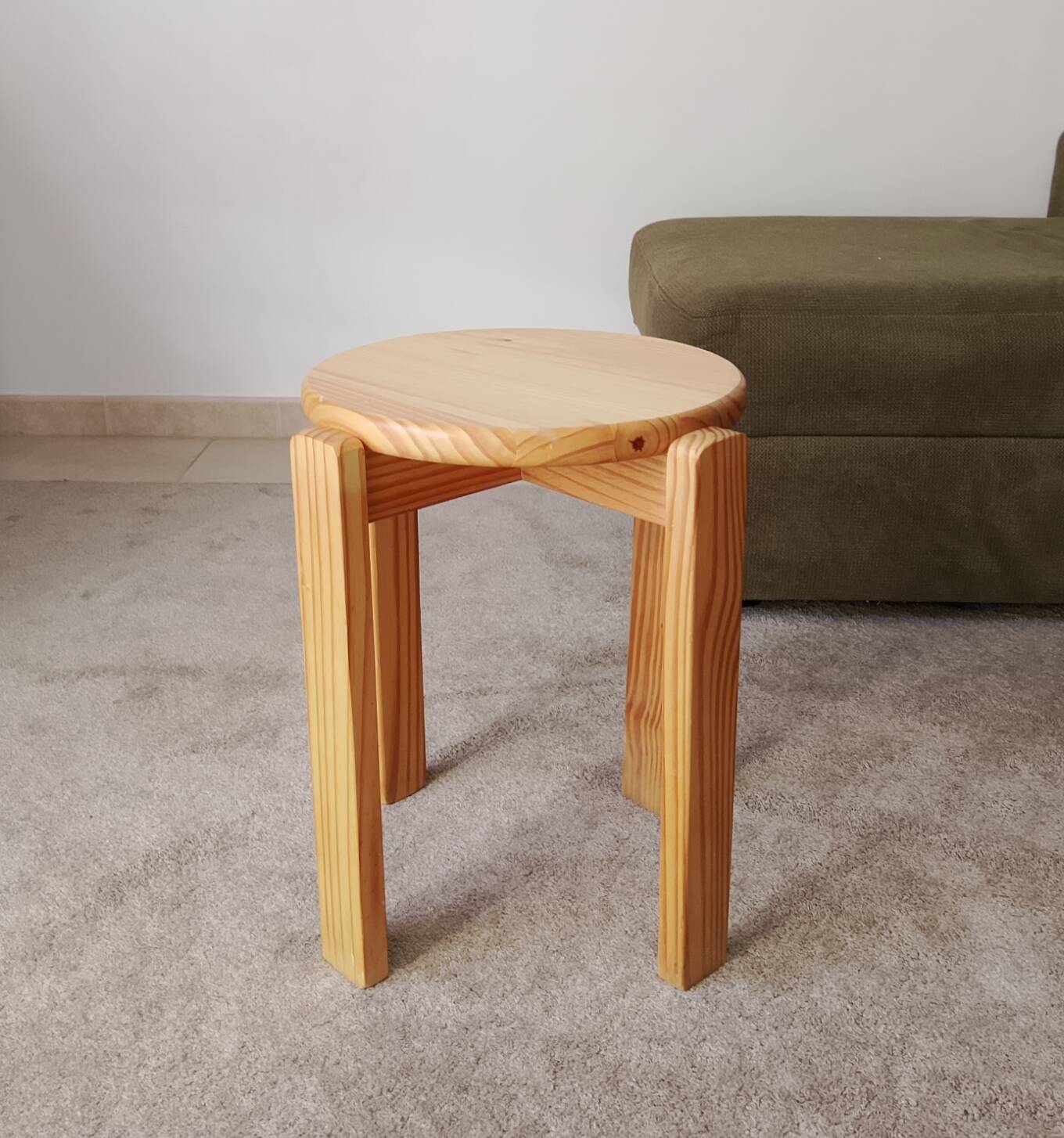 Vintage stool in solid pine chalet/Scandinavian style.
